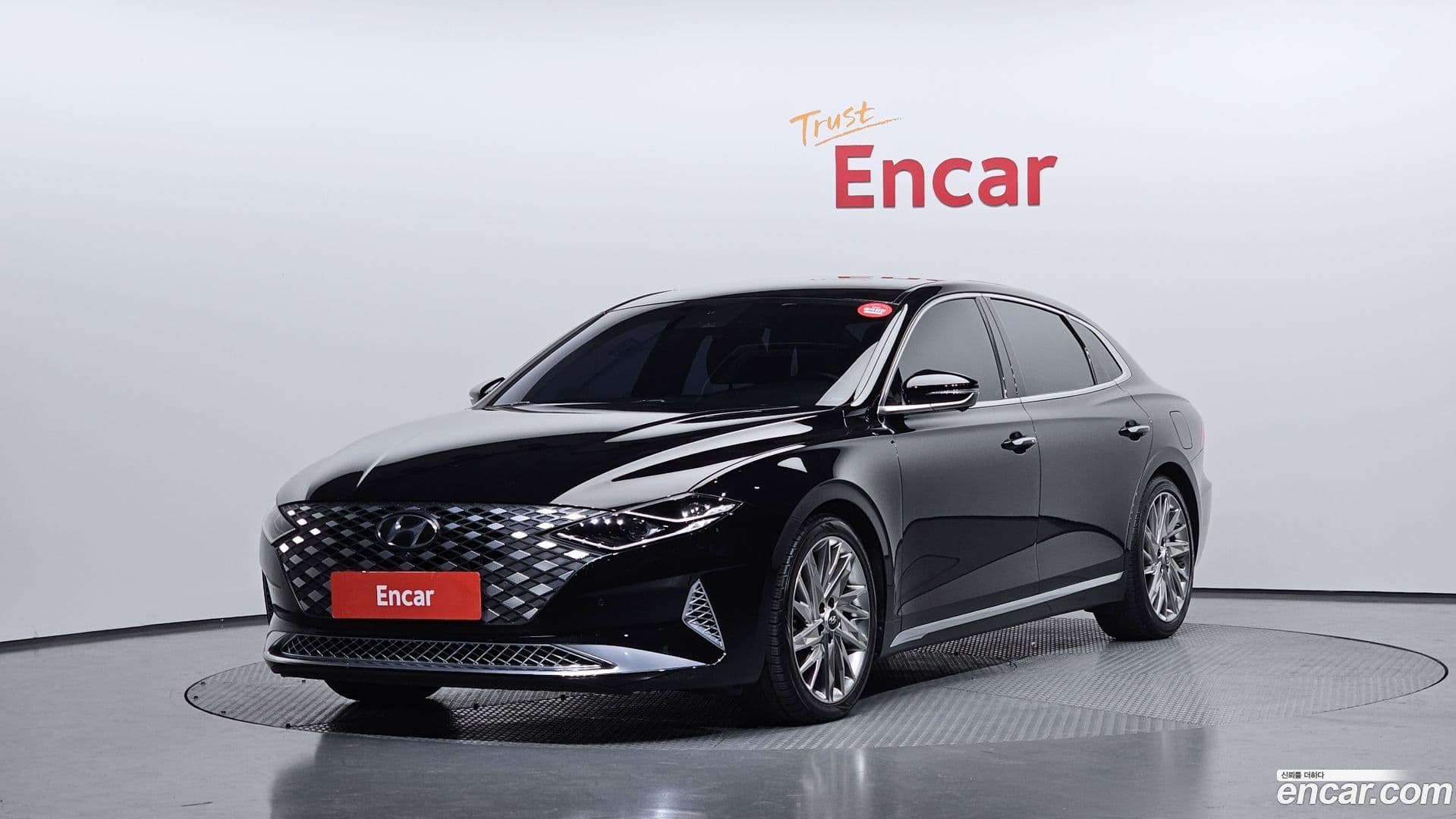 Main__Slider__Photo:Grandeur Hyundai 2021.1-0
