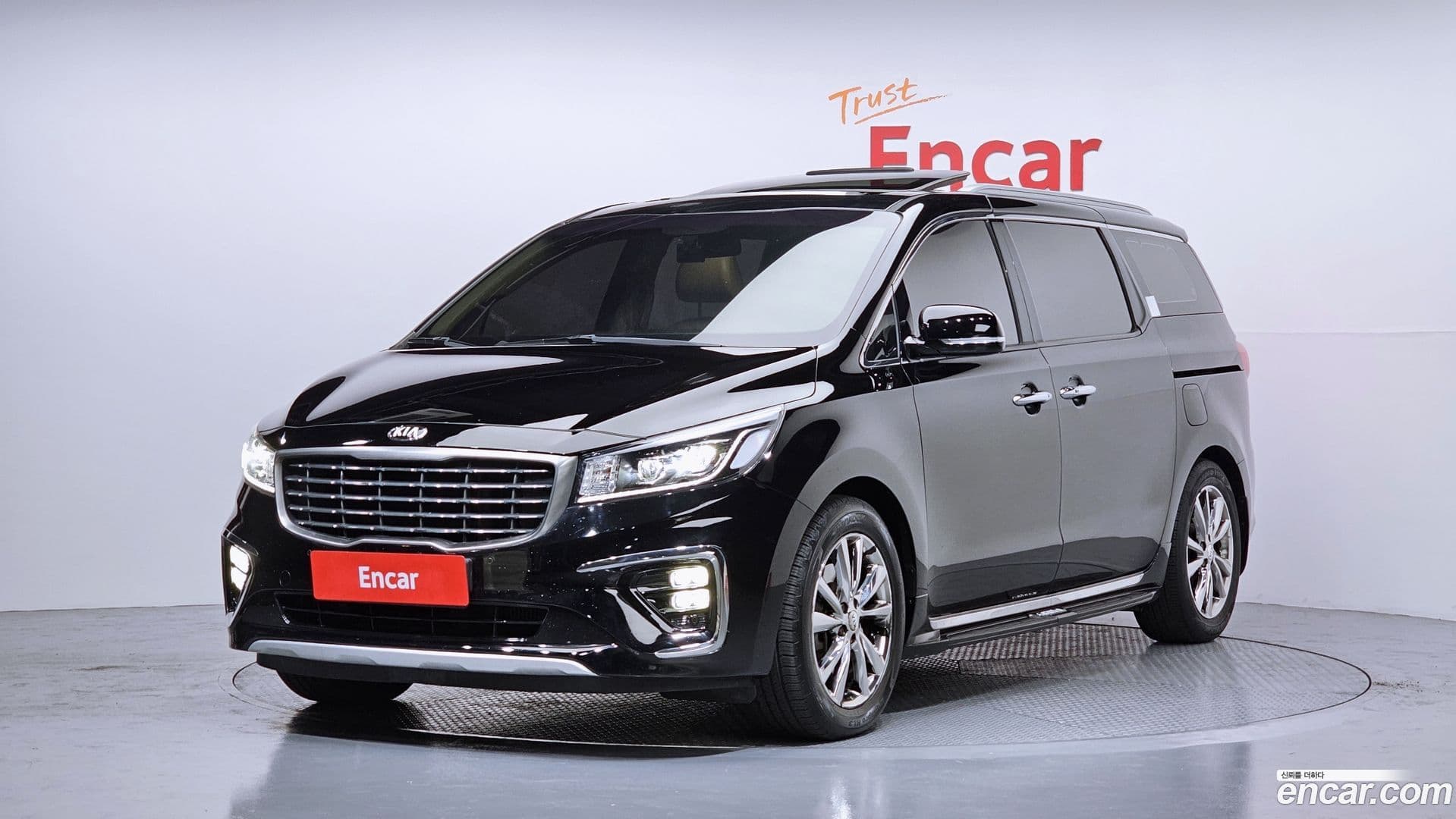 Main__Slider__Photo:Canival Kia 2018.9-0