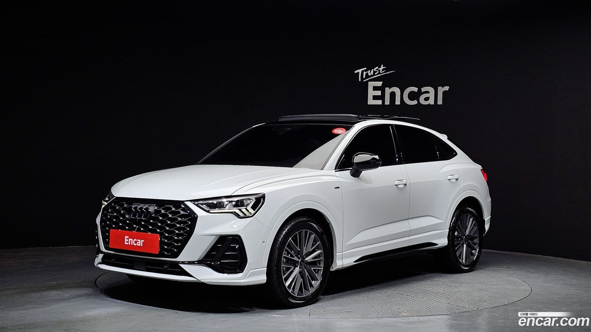 Main__Slider__Photo:Q3 Audi 2025.9-0