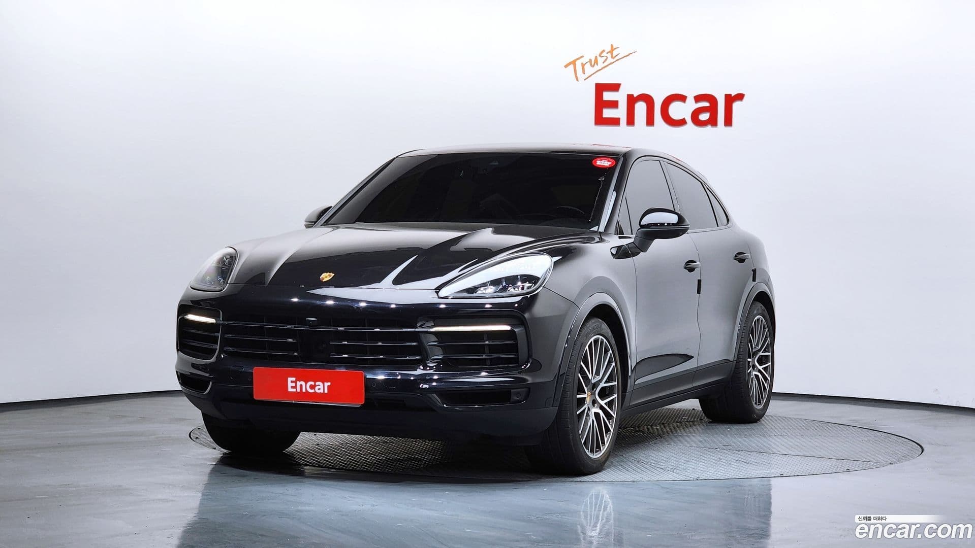 Main__Slider__Photo:Cayenne Porsche 2021.2-0