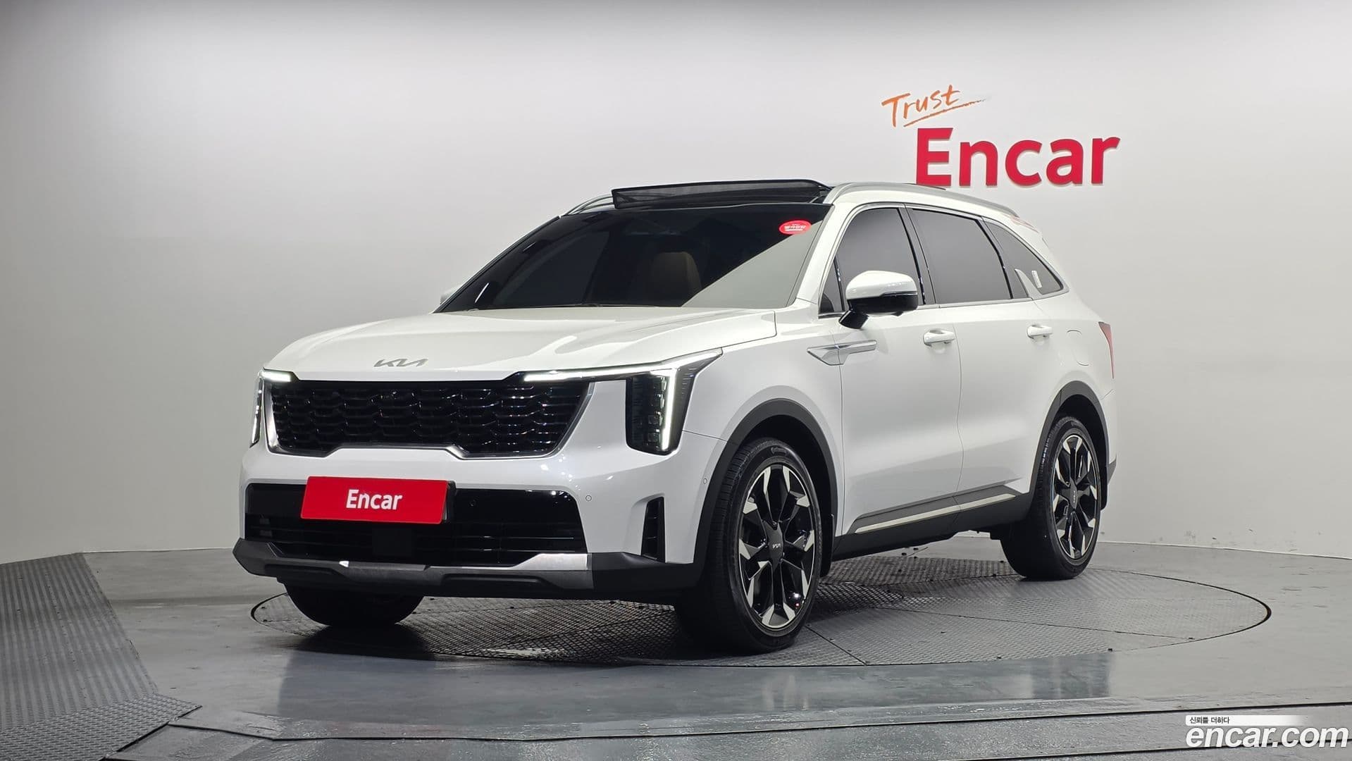 Main__Slider__Photo:Sorento Kia 2023.8-0