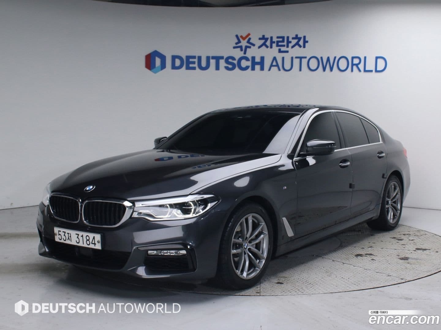 Main__Slider__Photo:5-Series BMW 2018.3-0