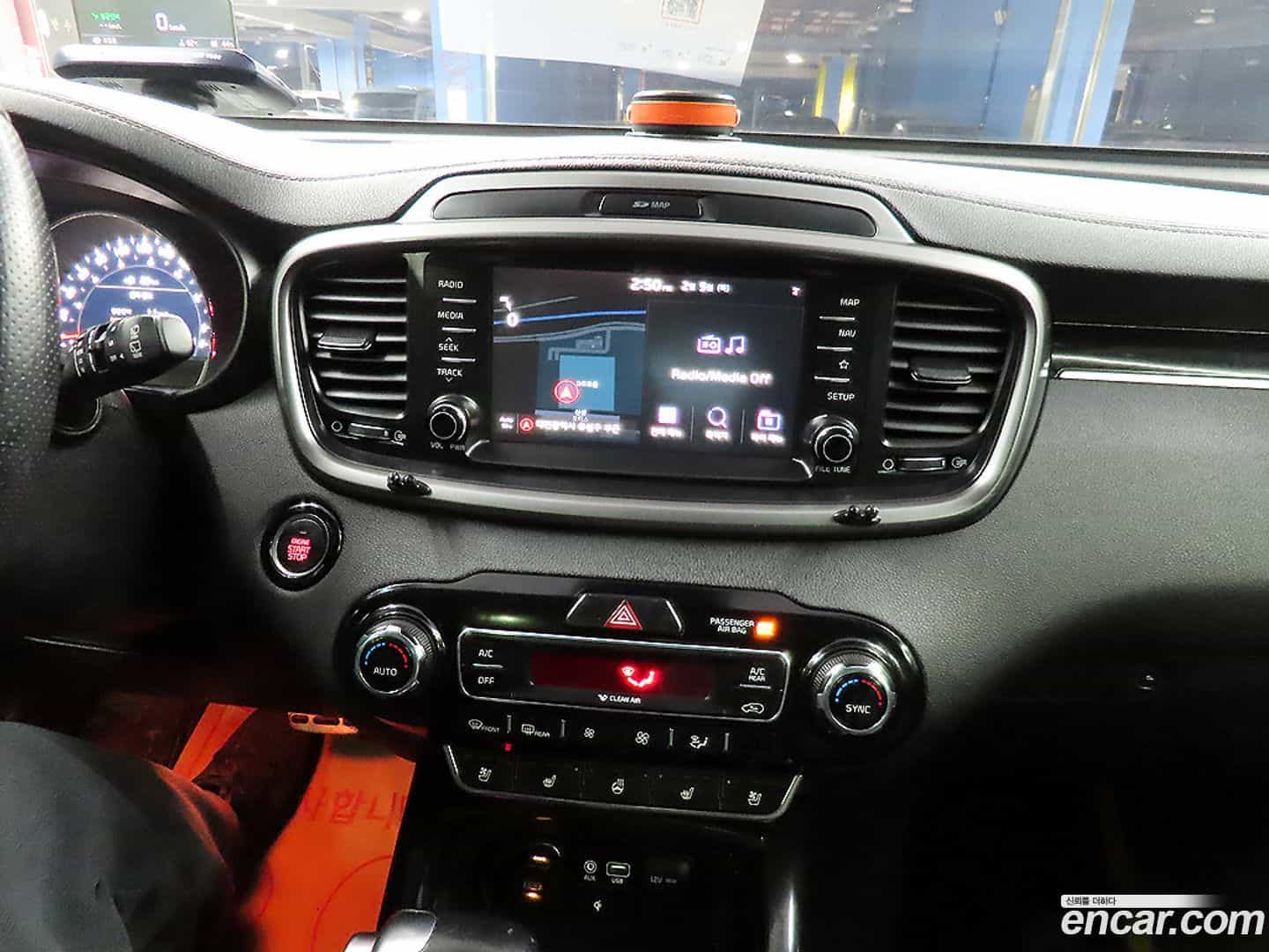 Sorento Kia 2017.8-OPTION-022