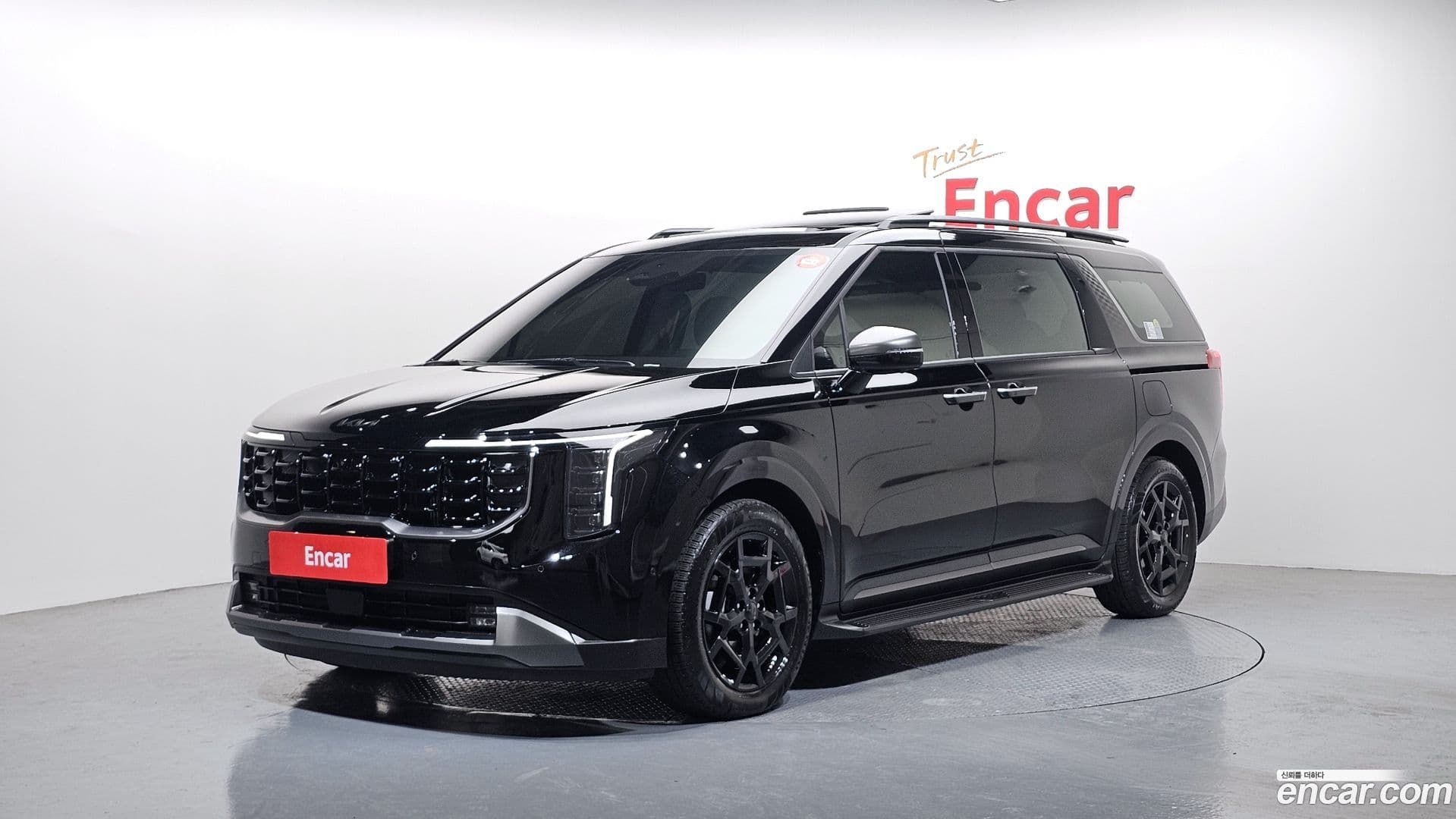 Main__Slider__Photo:Canival Kia 2025.9-0