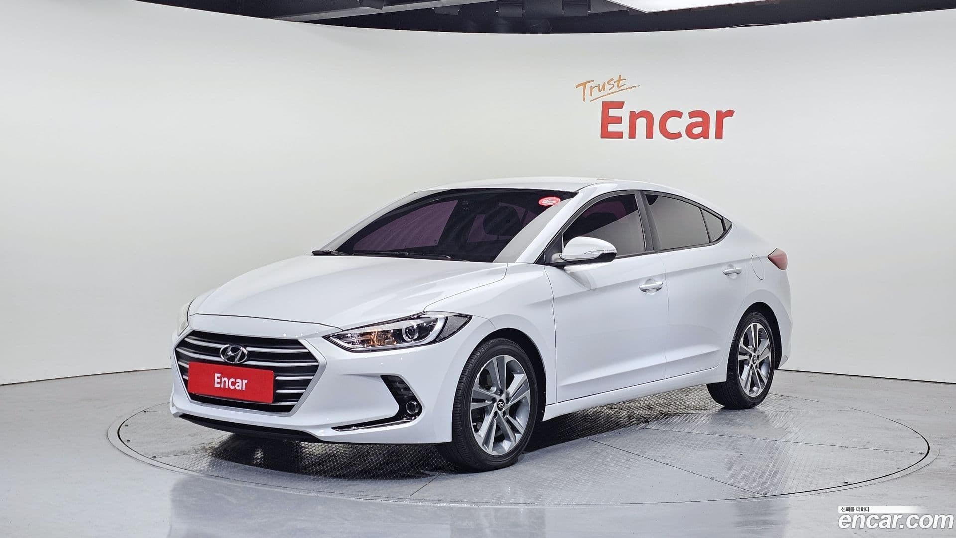 Main__Slider__Photo:AVANTE Hyundai 2018.1-0