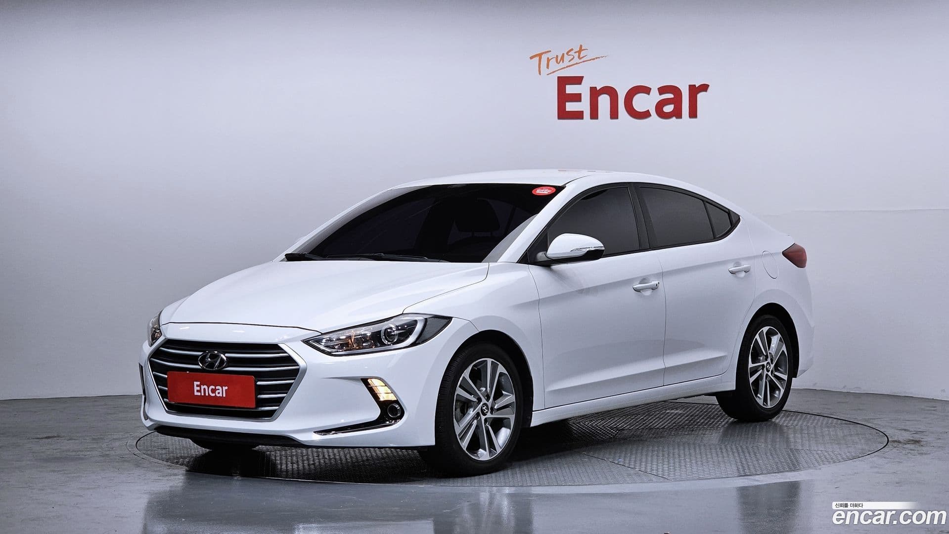 Main__Slider__Photo:AVANTE Hyundai 2018.6-0