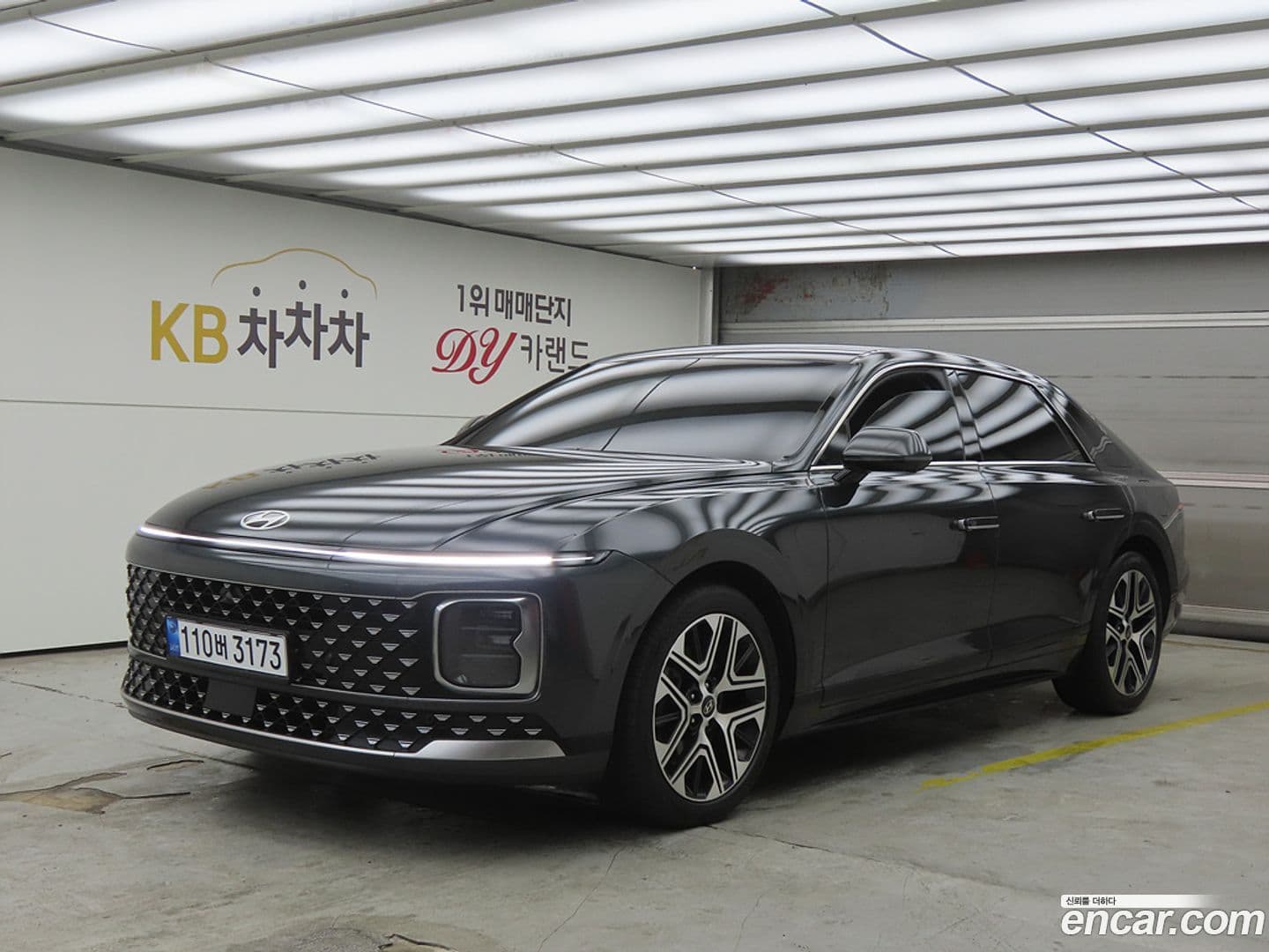 Main__Slider__Photo:Grandeur Hyundai 2023.0-0
