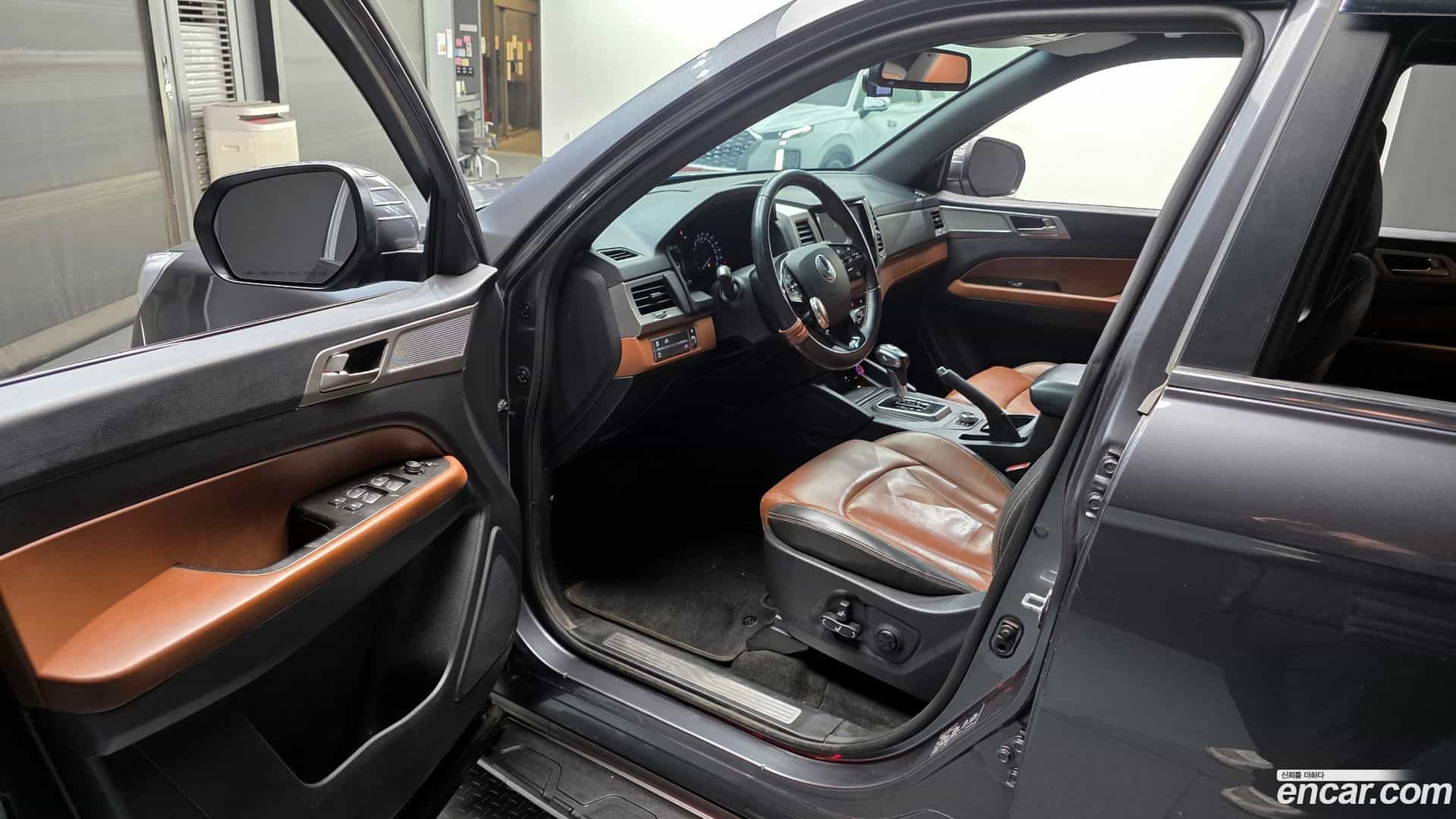 Rexton KG Mobility 2019.7-INNER-010