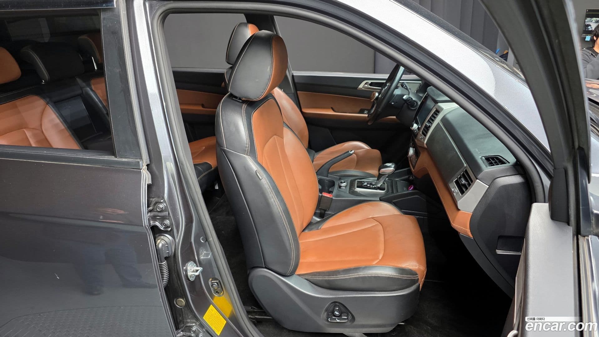Main__Slider__Photo:Rexton KG Mobility 2019.7-11
