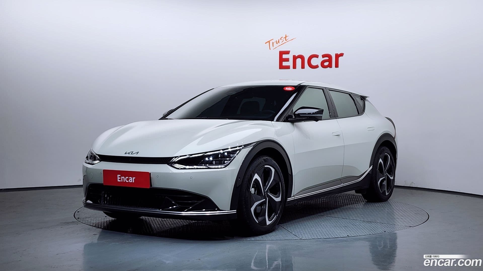 Main__Slider__Photo:EV6 Kia 2022.10-0