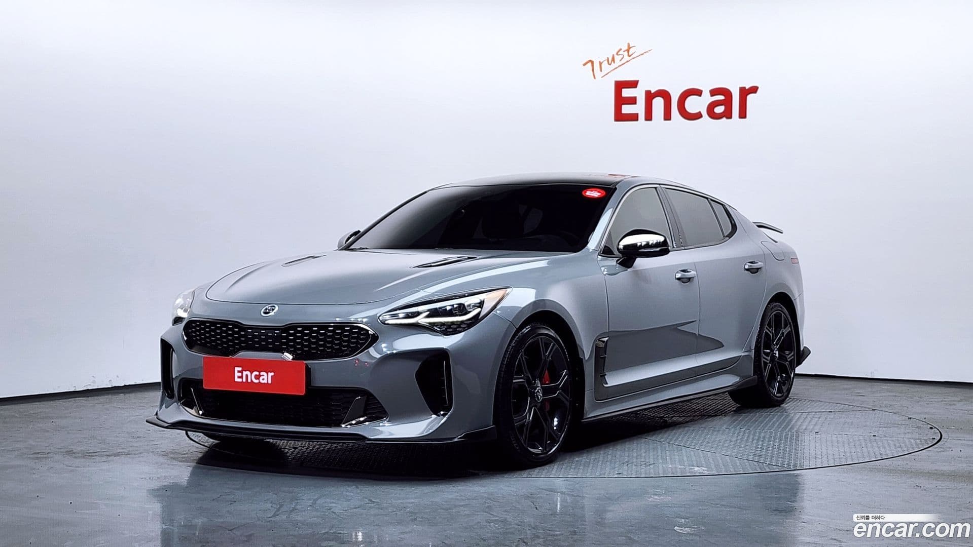 Main__Slider__Photo:Stinger Kia 2019.4-0