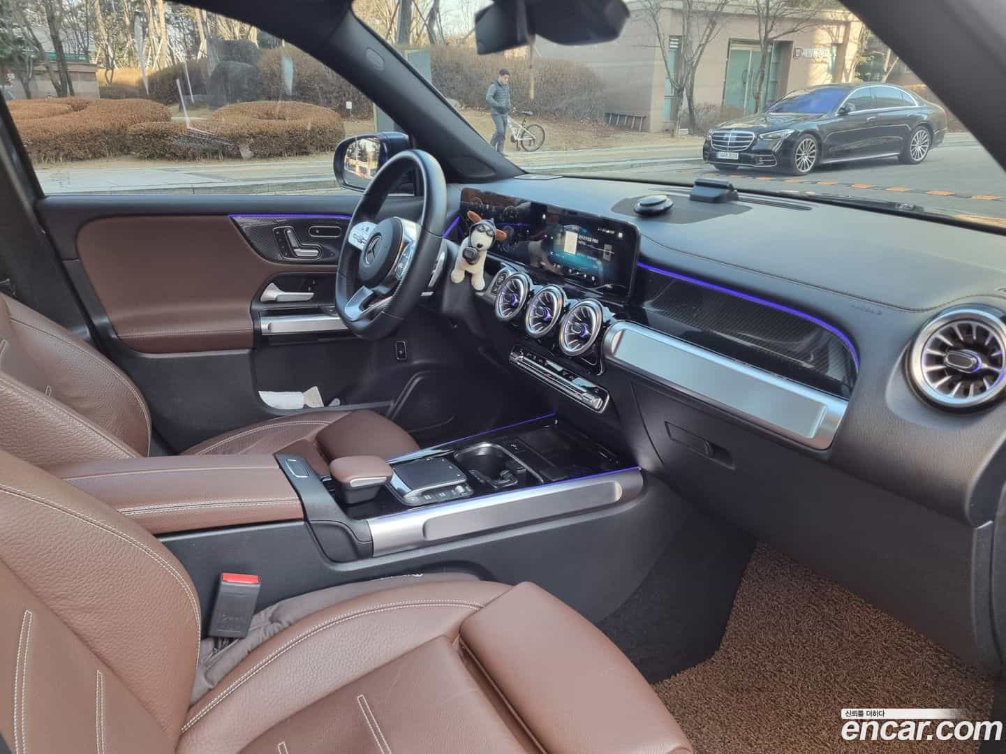 GLB-Class Mercedes-Benz 2023.9-INNER-010