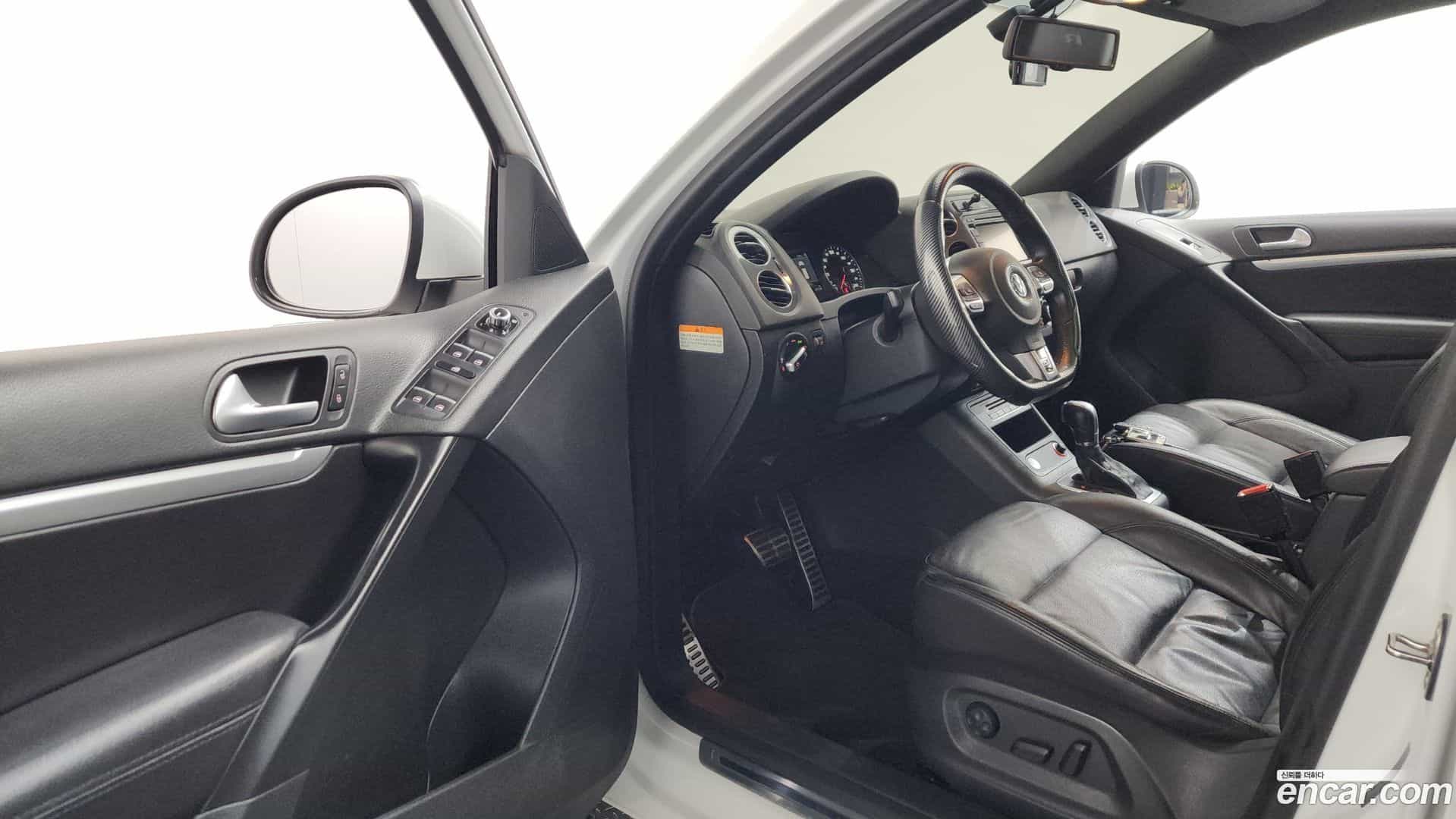 Tiguan Volkswagen 2014.6-INNER-010