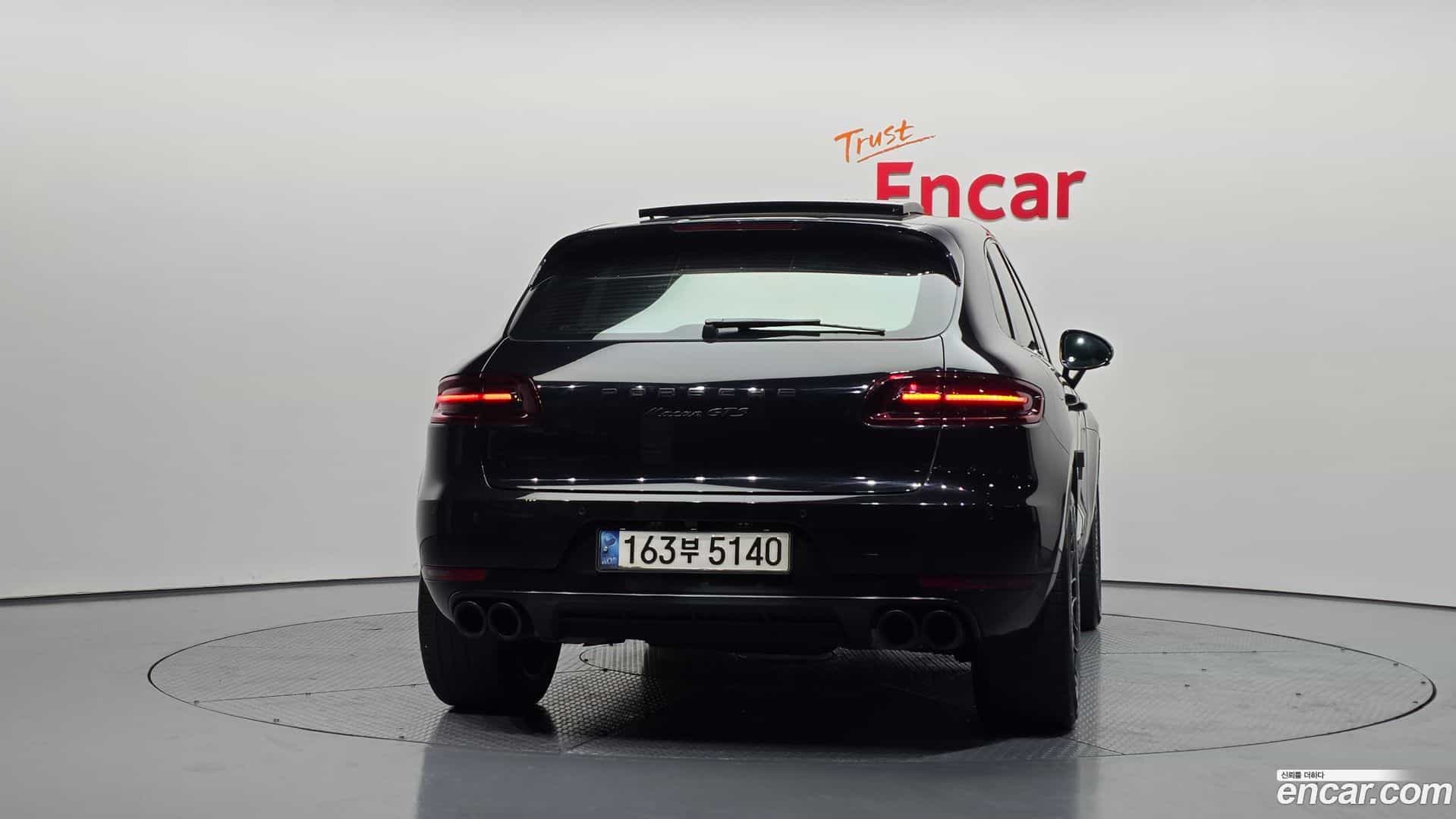 Macan Porsche 2017.9-OUTER-004