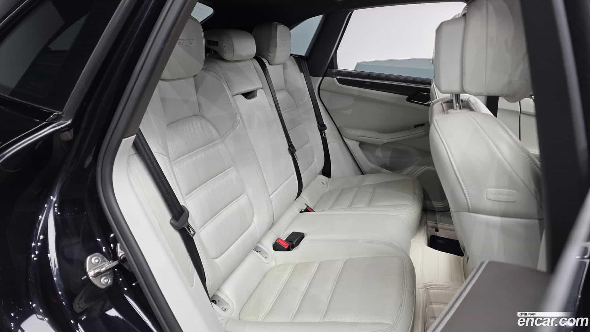 Macan Porsche 2017.9-OPTION-016
