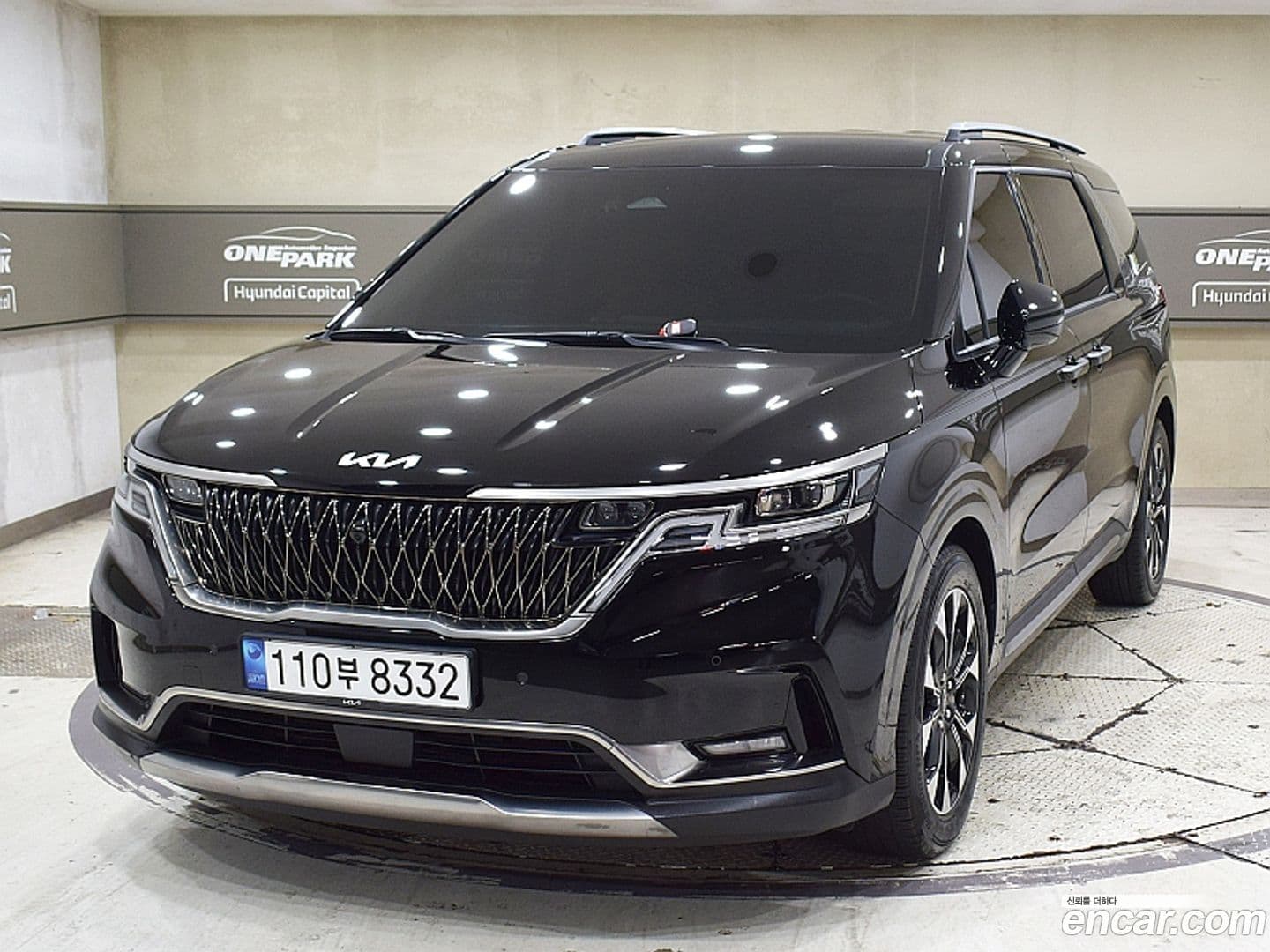 Main__Slider__Photo:Canival Kia 2023.5-0