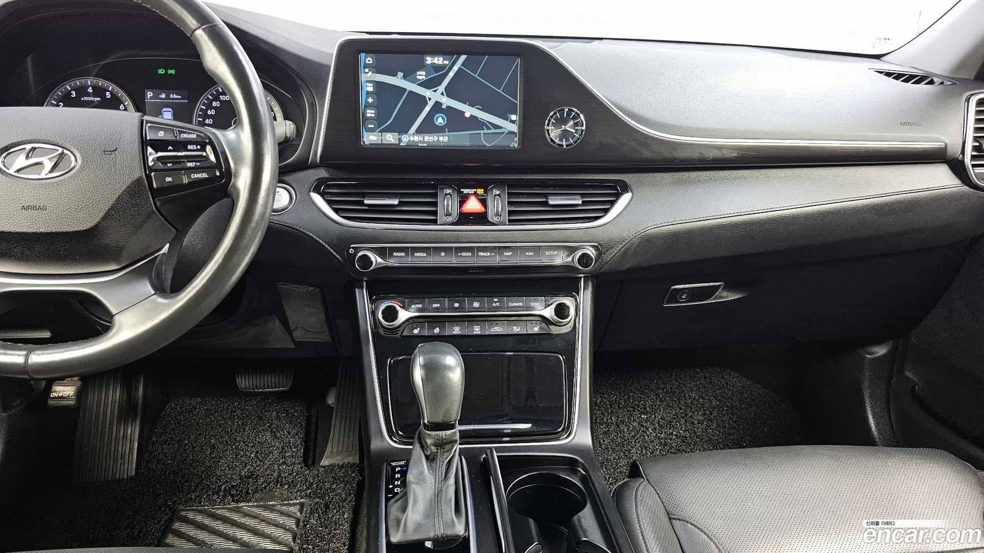 Grandeur Hyundai 2018.4-OPTION-018