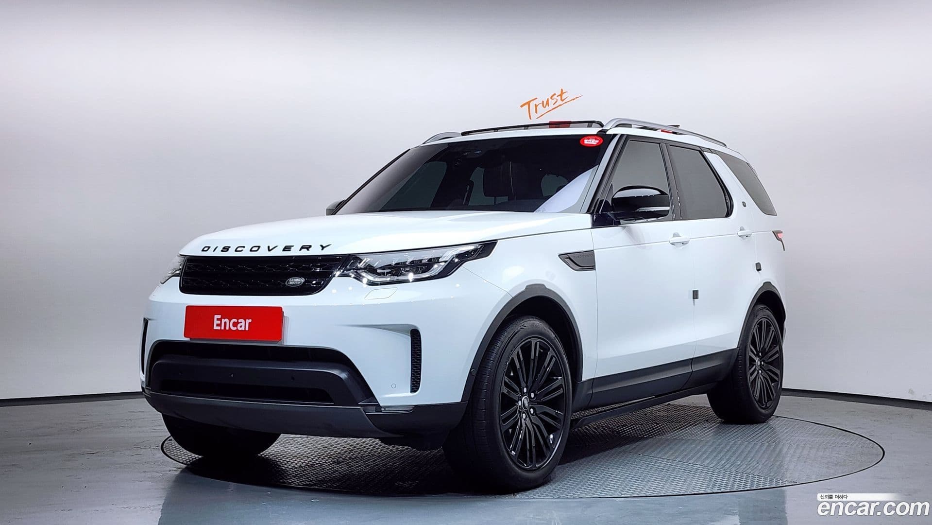 Main__Slider__Photo:Discovery Land Rover 2017.8-0