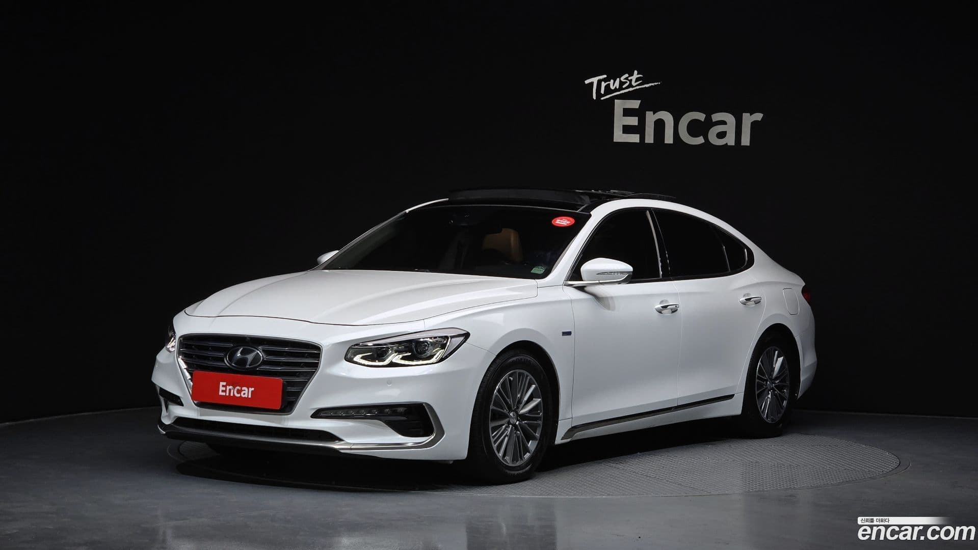 Main__Slider__Photo:Grandeur Hyundai 2018.9-0
