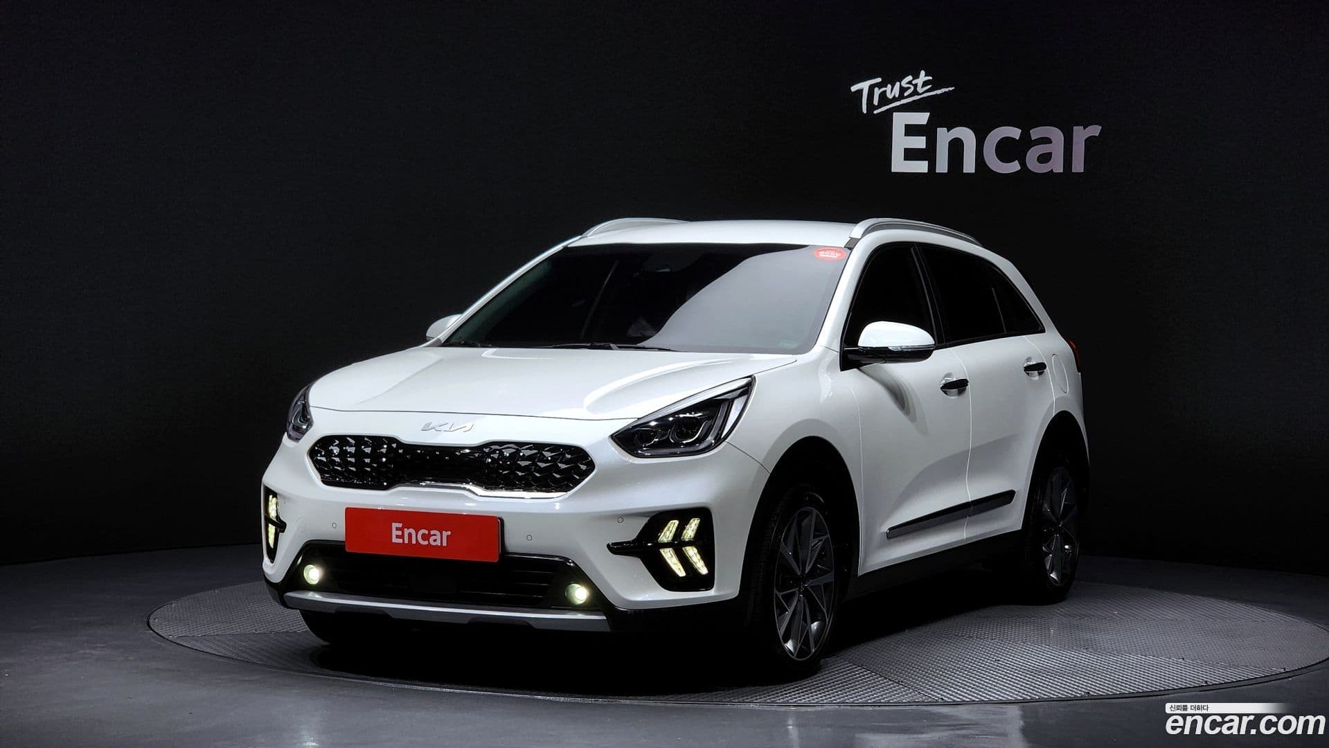 Main__Slider__Photo:Niro Kia 2021.5-0