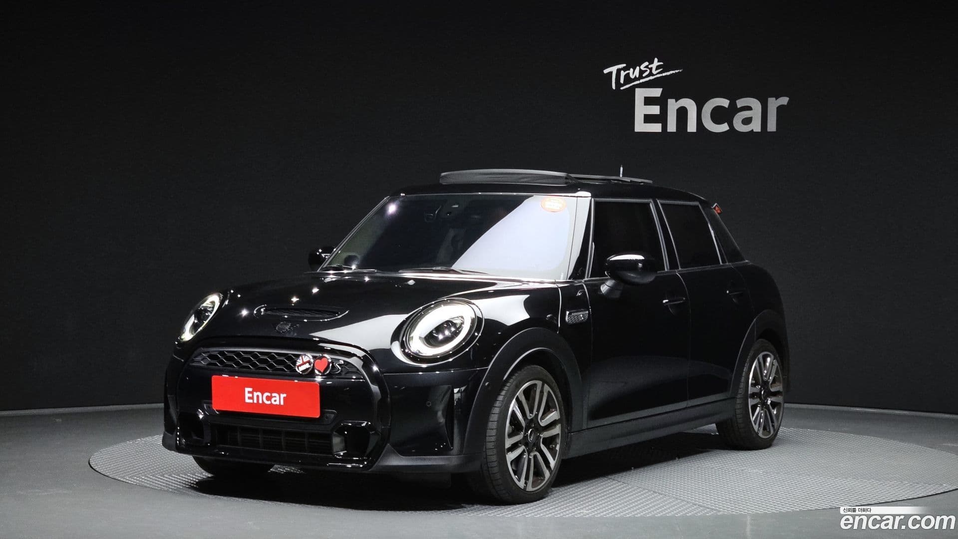 Main__Slider__Photo:Cooper Mini 2024.2-0