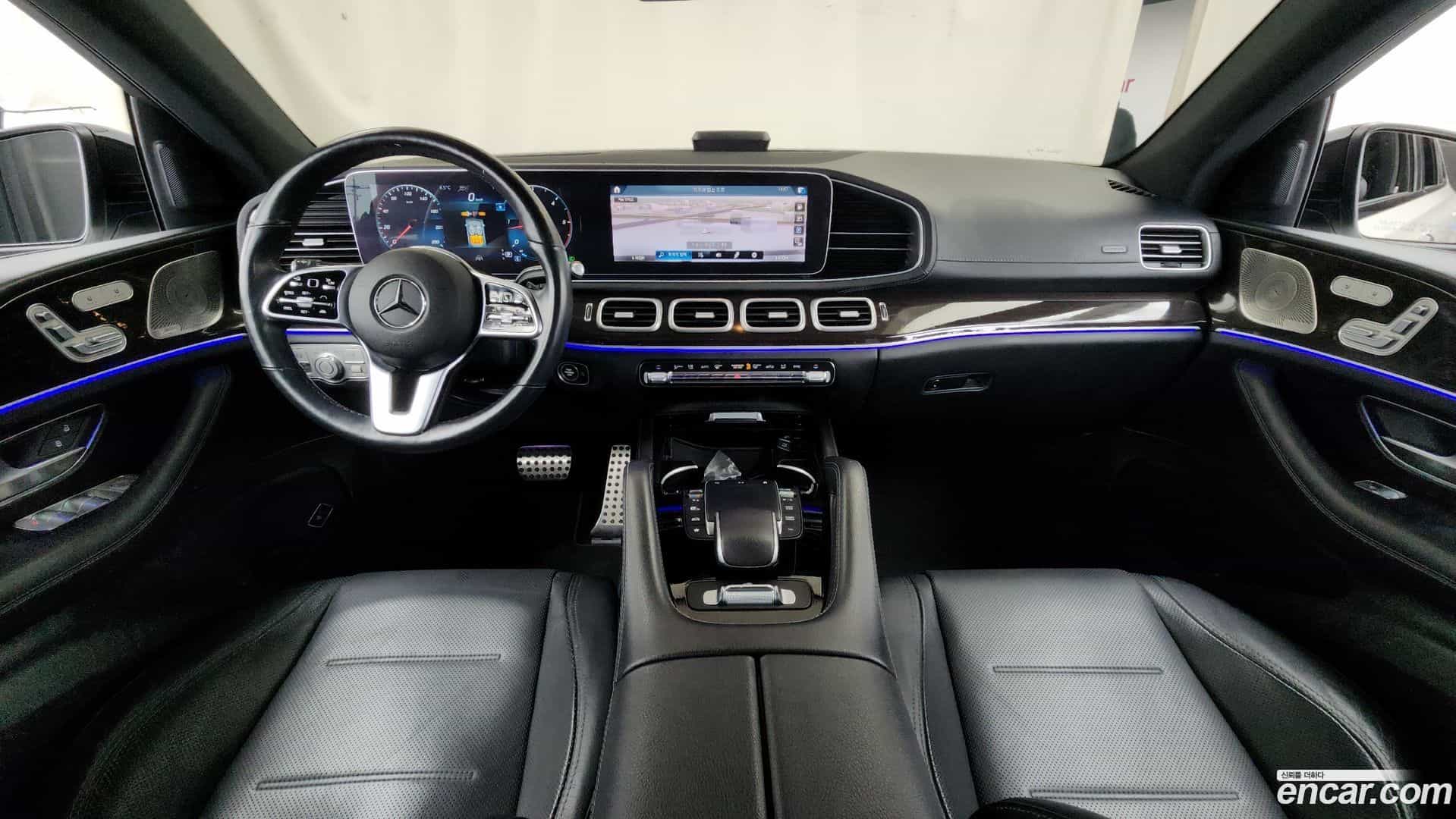GLE-Class Mercedes-Benz 2022.8-INNER-007