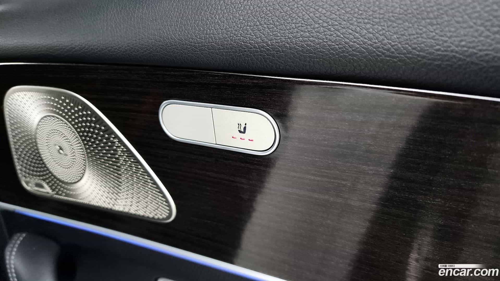 GLE-Class Mercedes-Benz 2022.8-OPTION-023