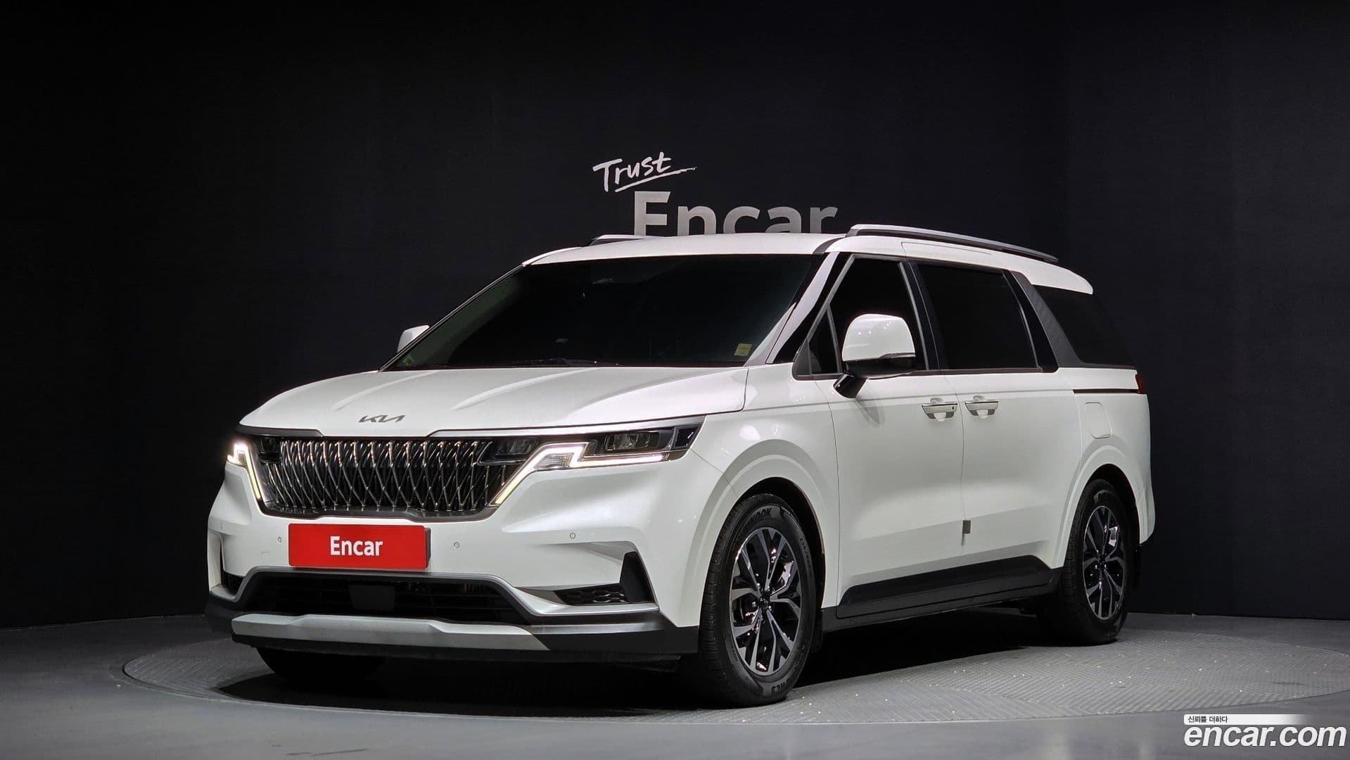 Main__Slider__Photo:Canival Kia 2023.3-0