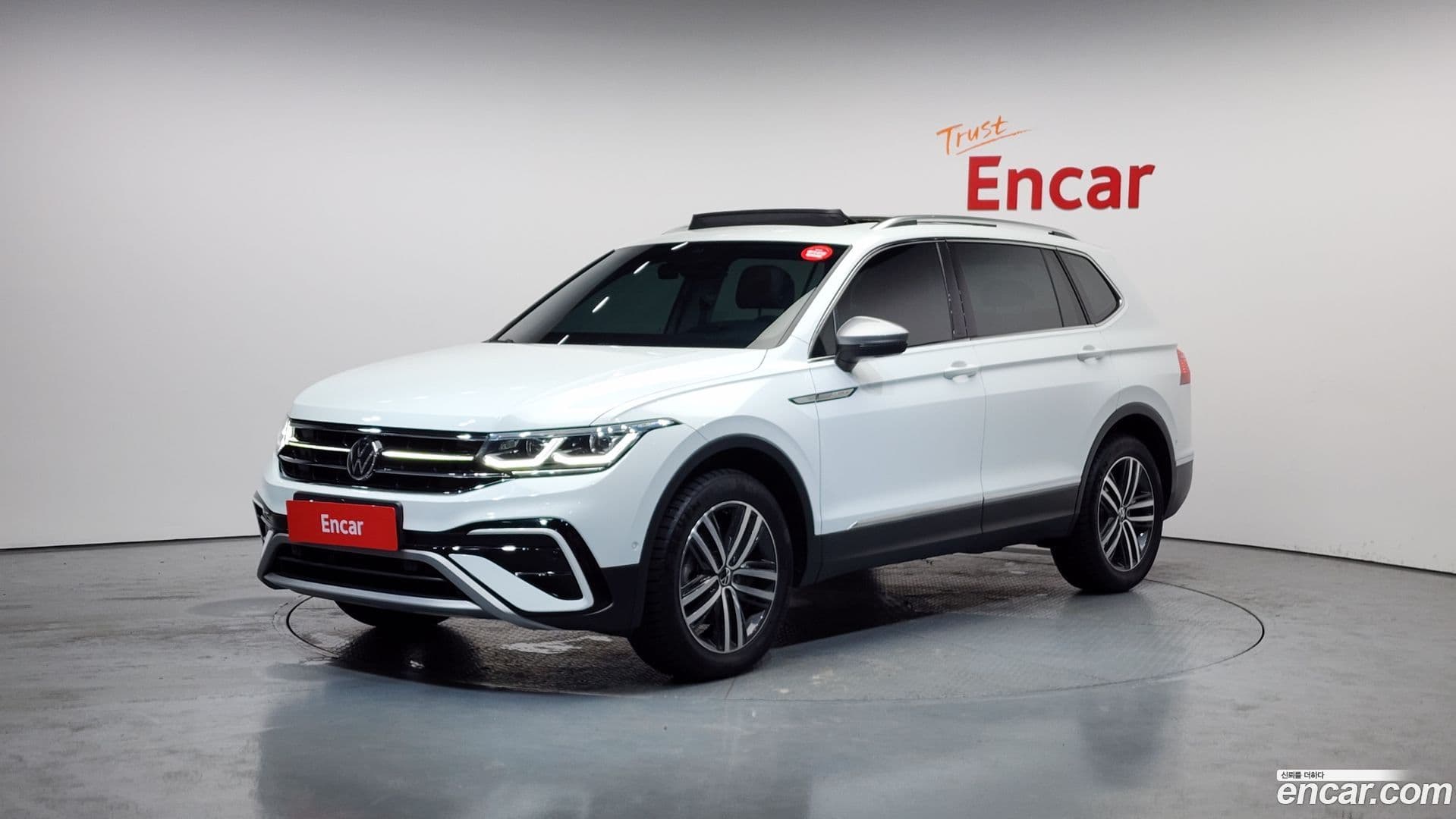 Main__Slider__Photo:Tiguan Volkswagen 2022.7-0