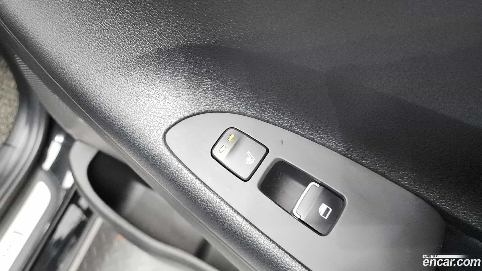 Grandeur Hyundai 2018.3-OPTION-023