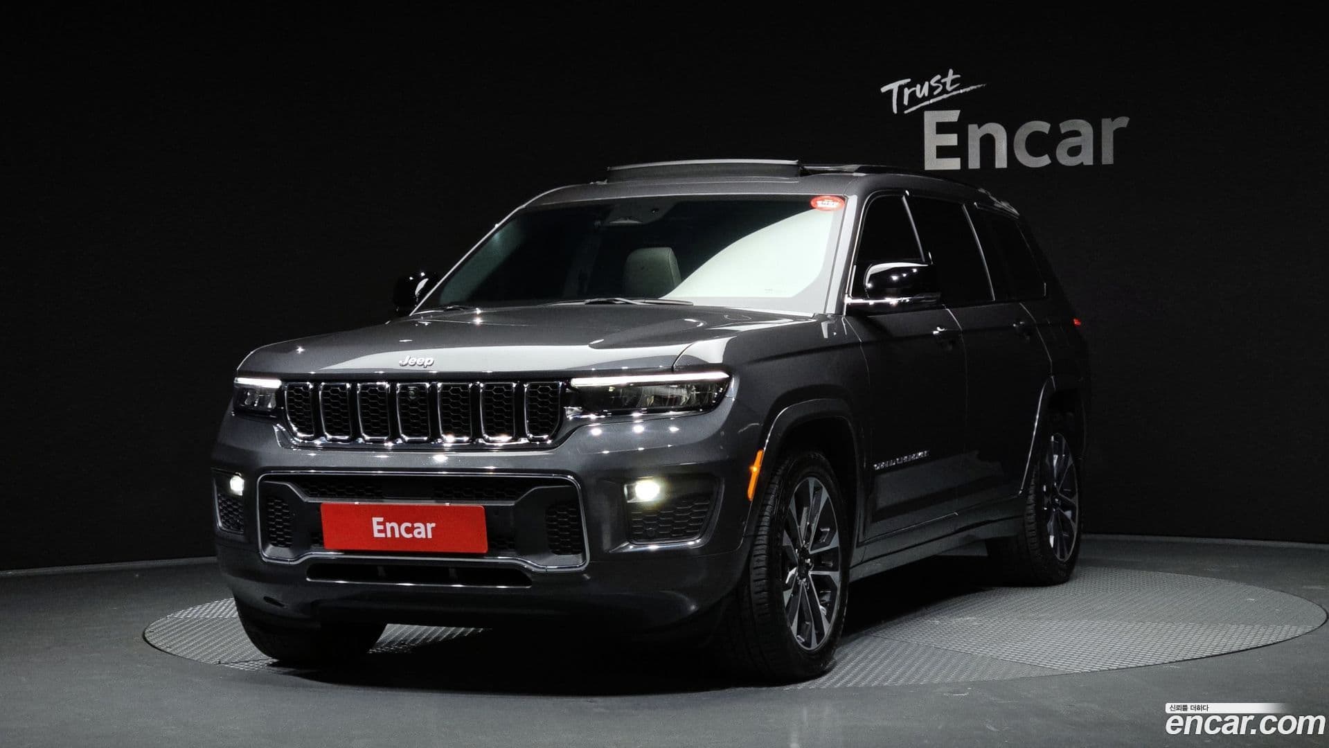 Main__Slider__Photo:Cherokee Jeep 2022.11-0