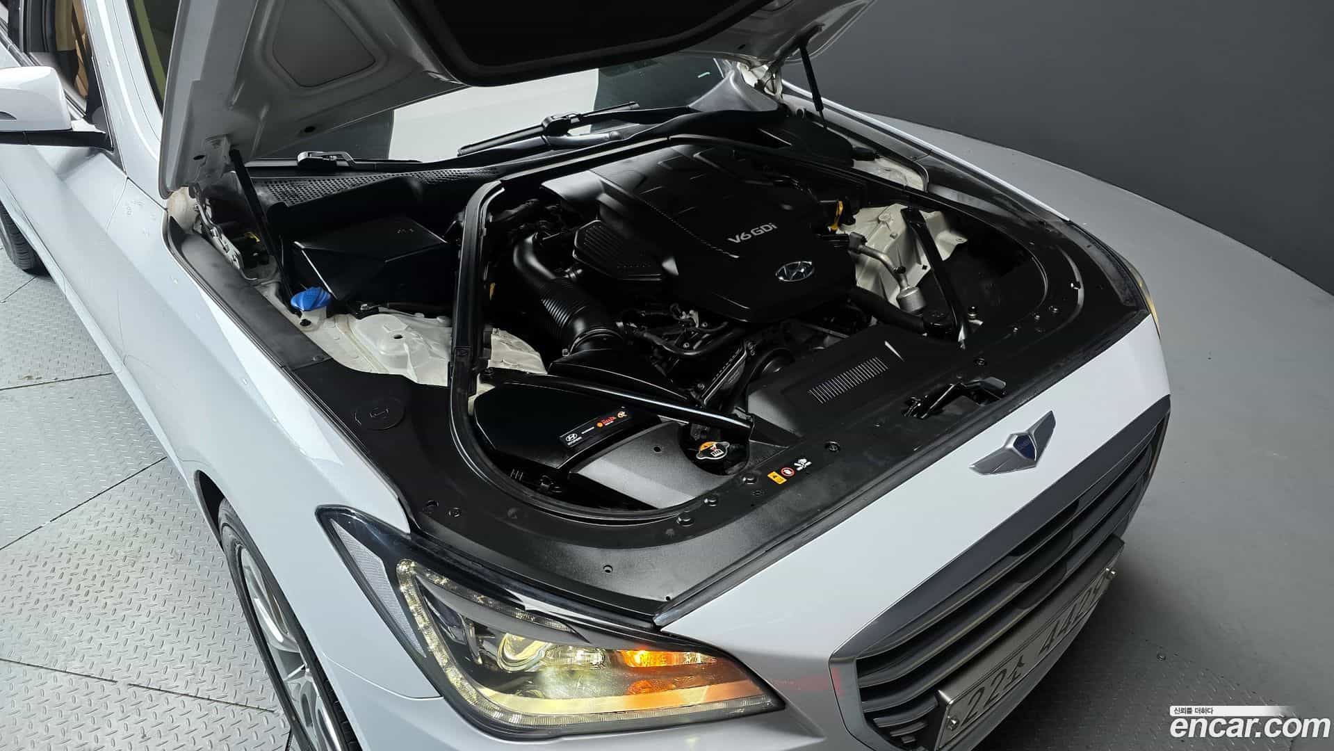 Genesis Hyundai 2014.1-INNER-006