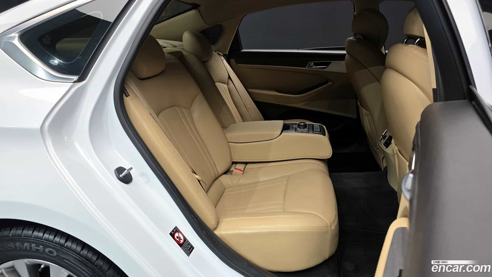 Genesis Hyundai 2014.1-OPTION-016