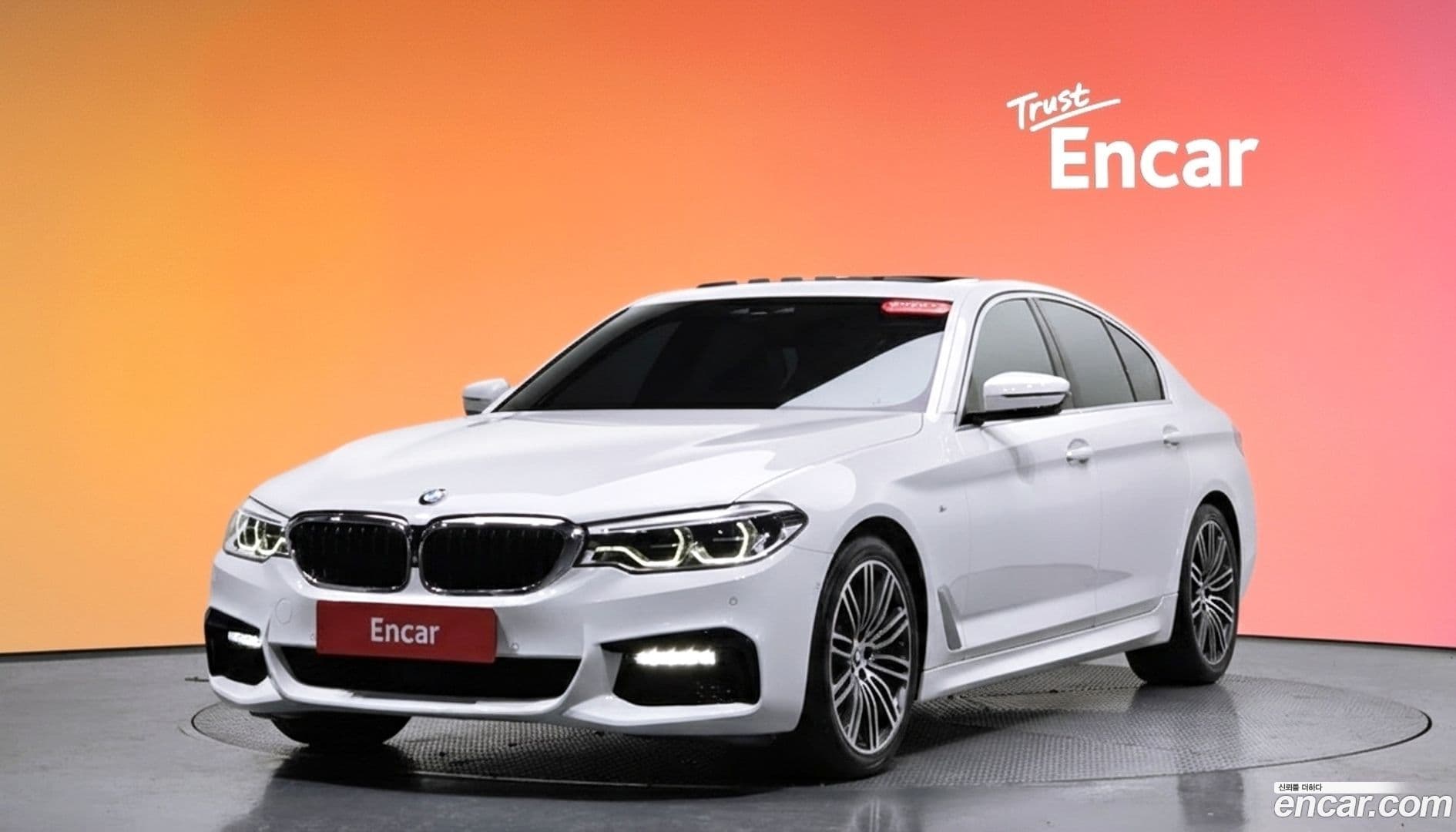 Main__Slider__Photo:5-Series BMW 2019.6-0