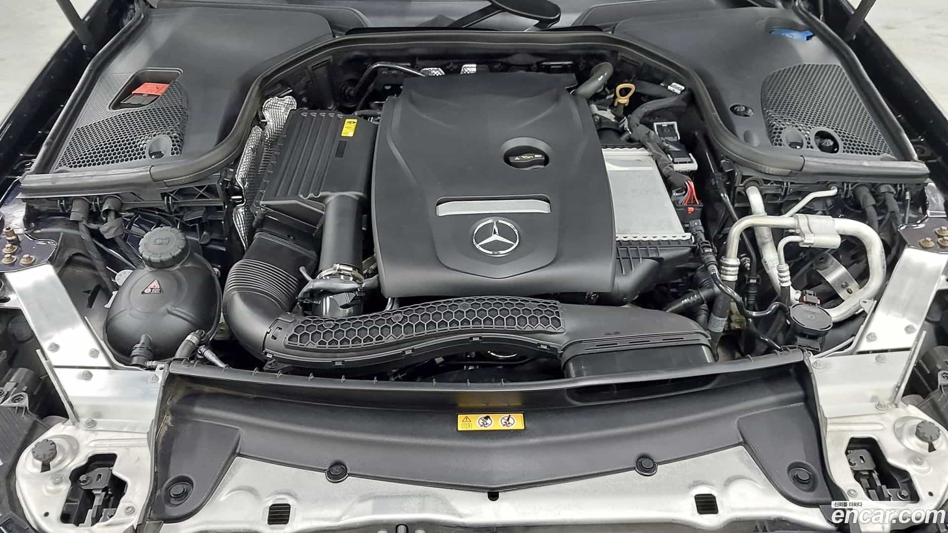 E-Class Mercedes-Benz 2023.9-INNER-006