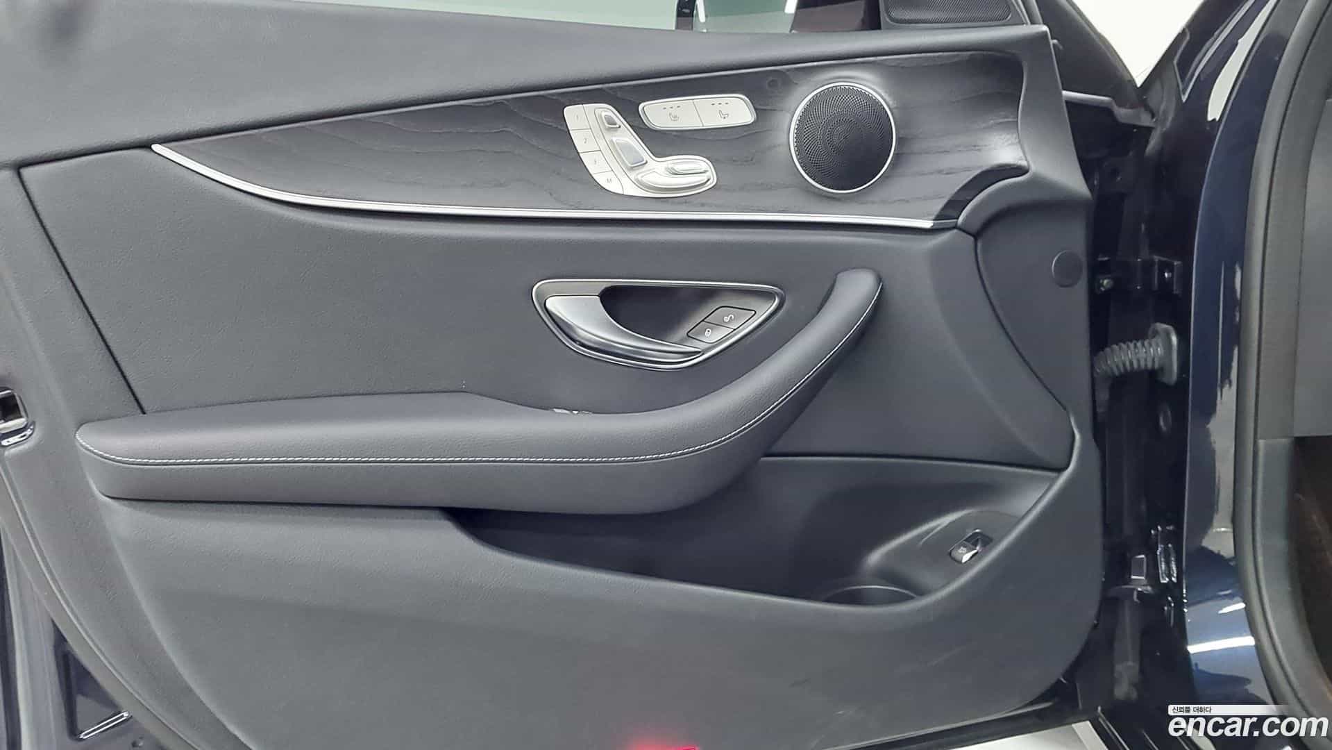 E-Class Mercedes-Benz 2023.9-OPTION-019
