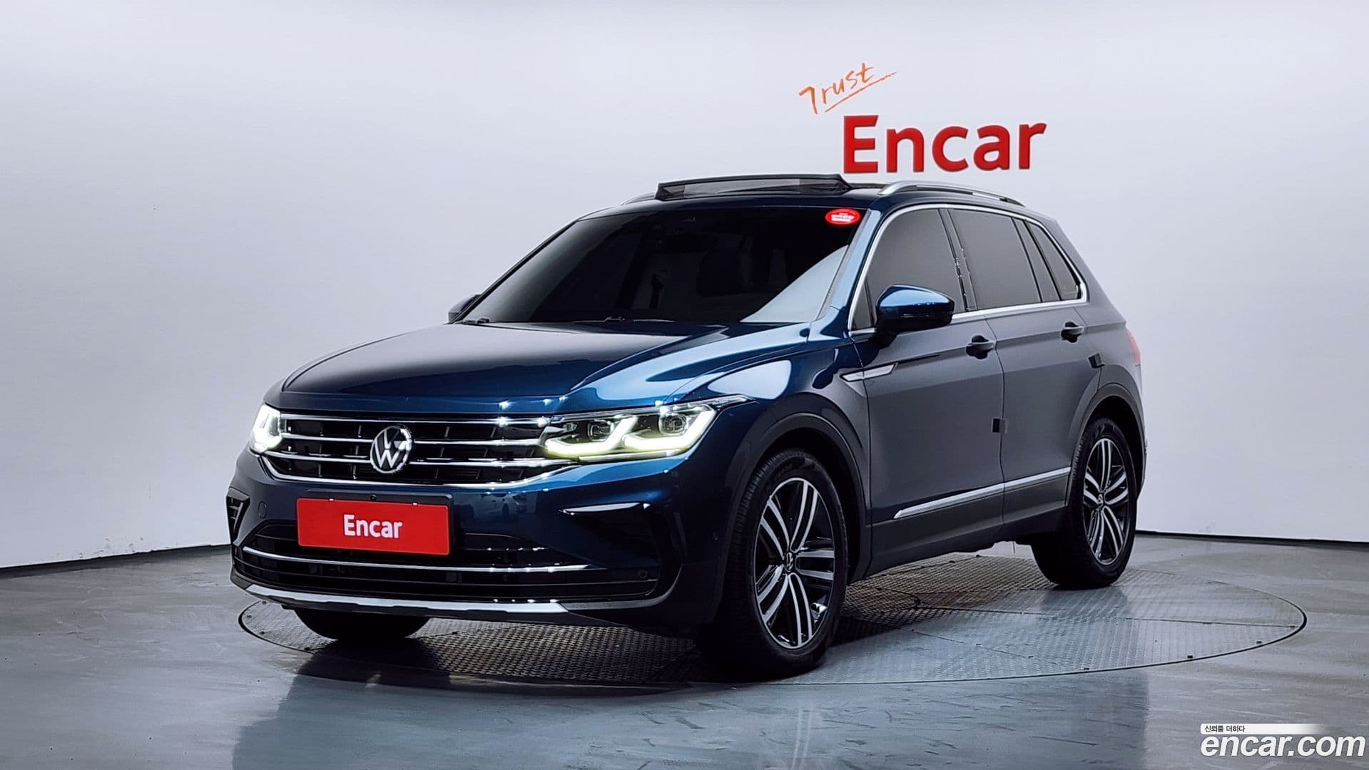 Main__Slider__Photo:Tiguan Volkswagen 2021.7-0