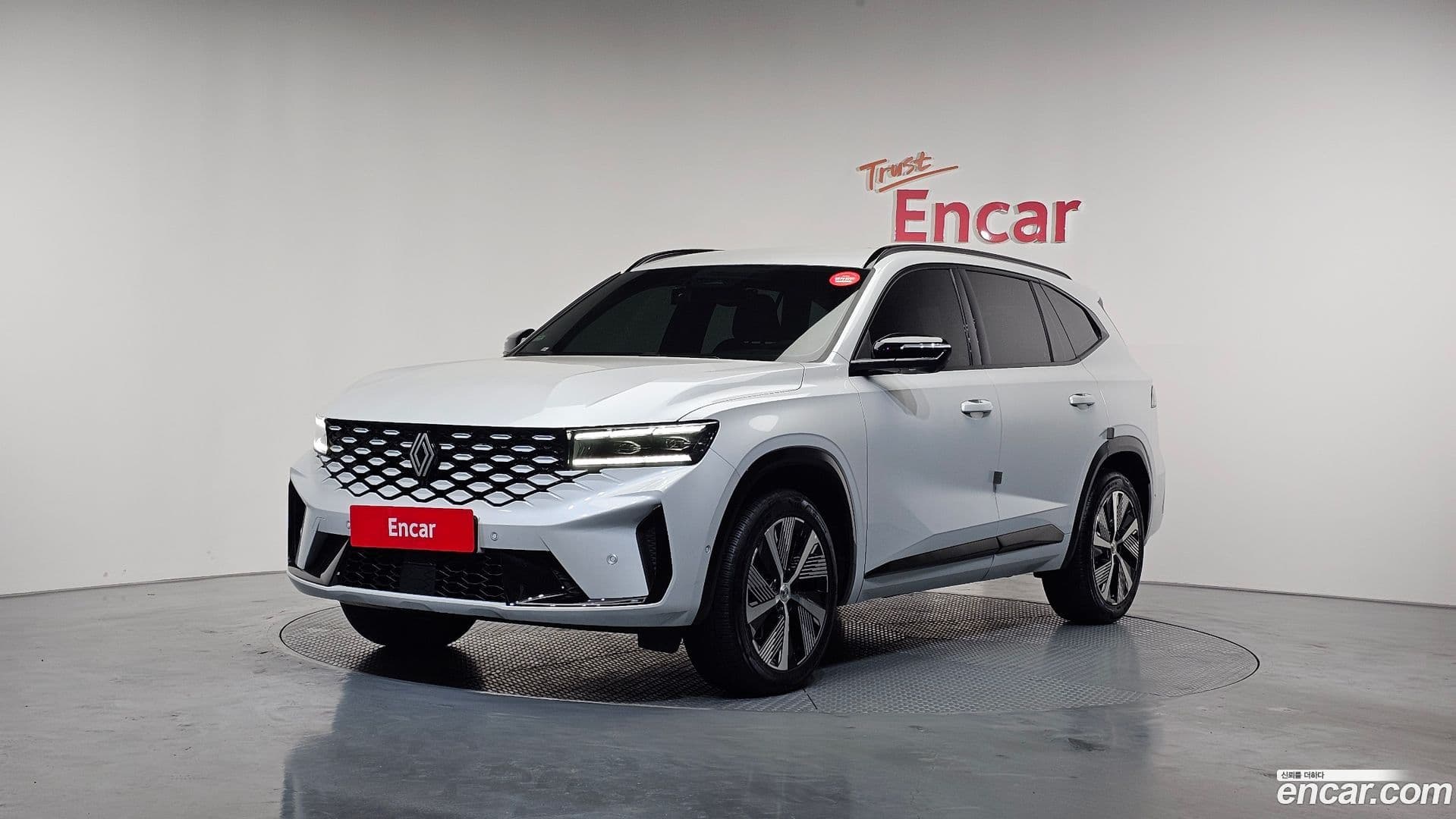Main__Slider__Photo:Grand Koleos Renault Korea 2024.10-0