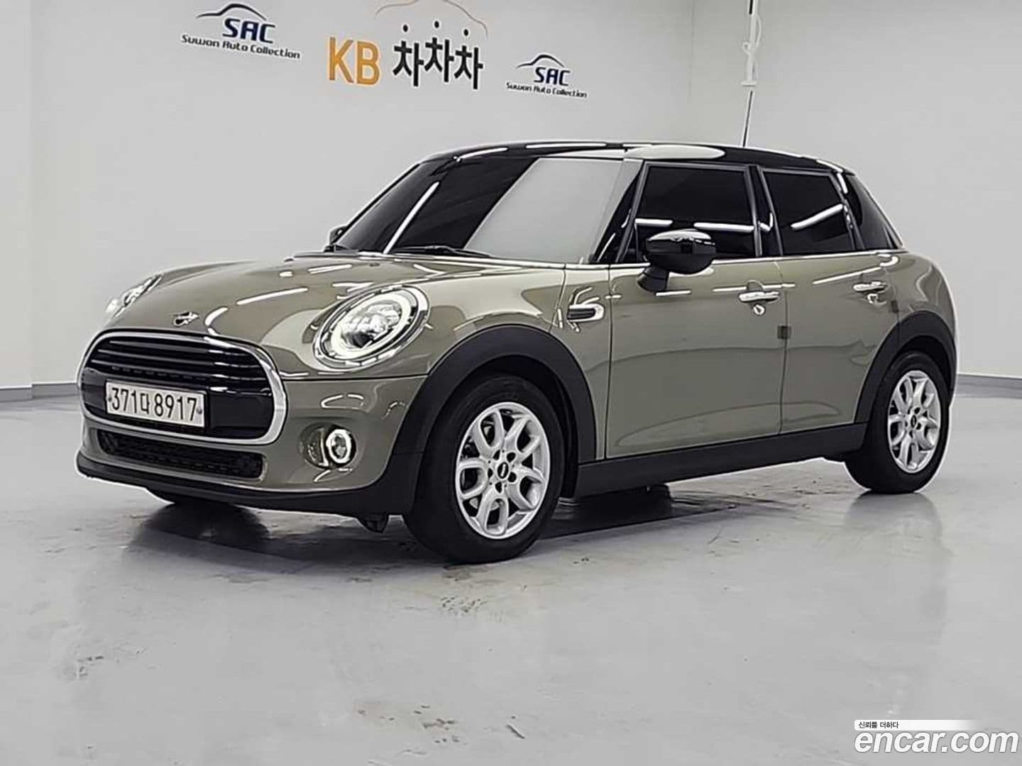 Main__Slider__Photo:Cooper Mini 2020.8-0