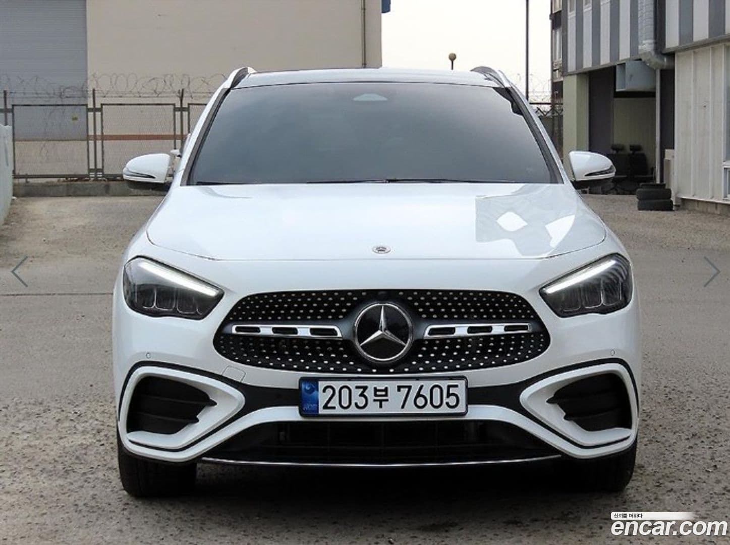 Main__Slider__Photo:GLA-Class Mercedes-Benz 2024.11-0