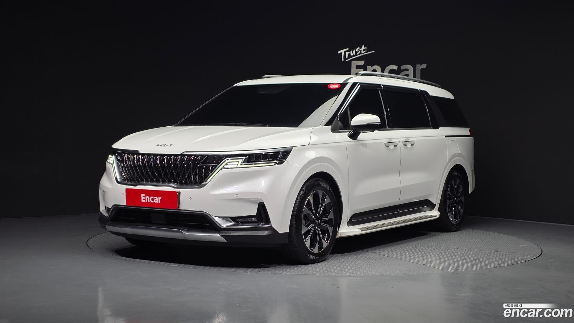 Main__Slider__Photo:Canival Kia 2020.8-0