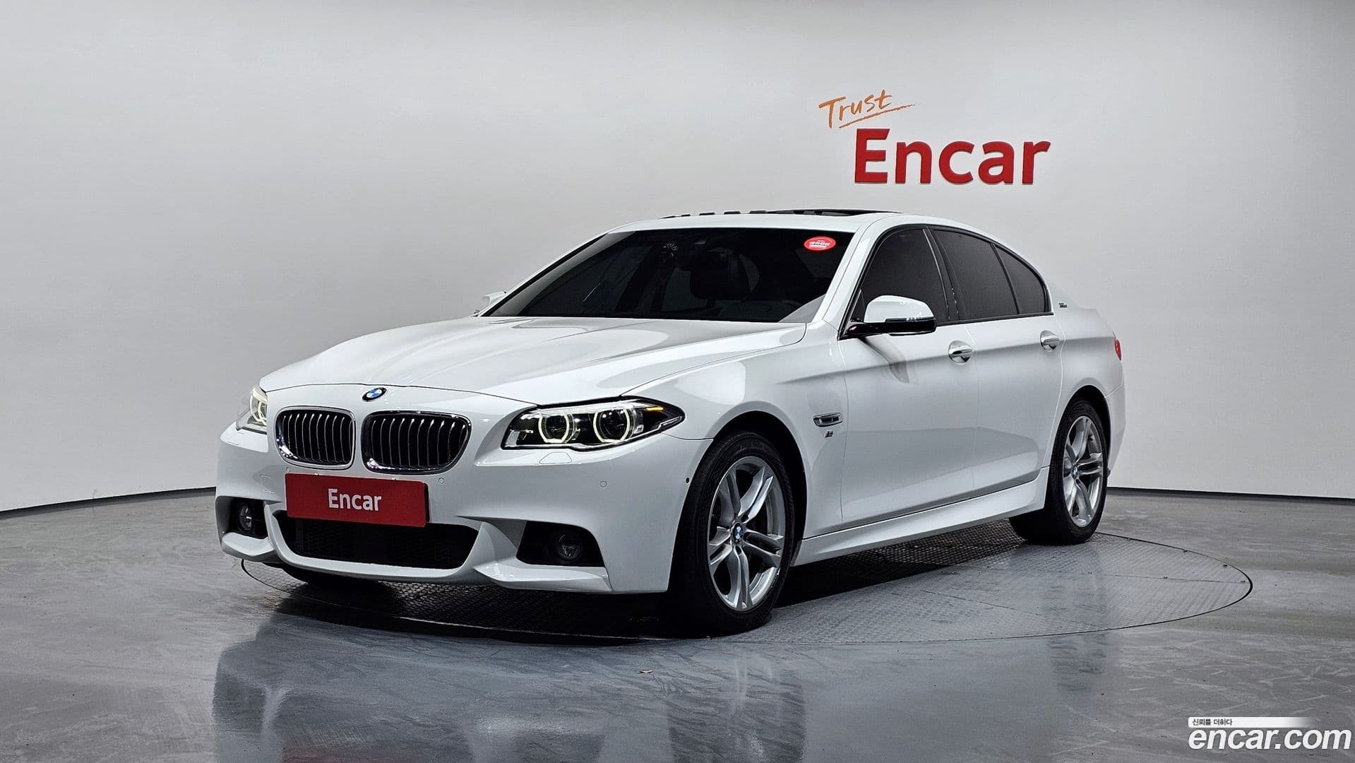 Main__Slider__Photo:5-Series BMW 2016.10-0