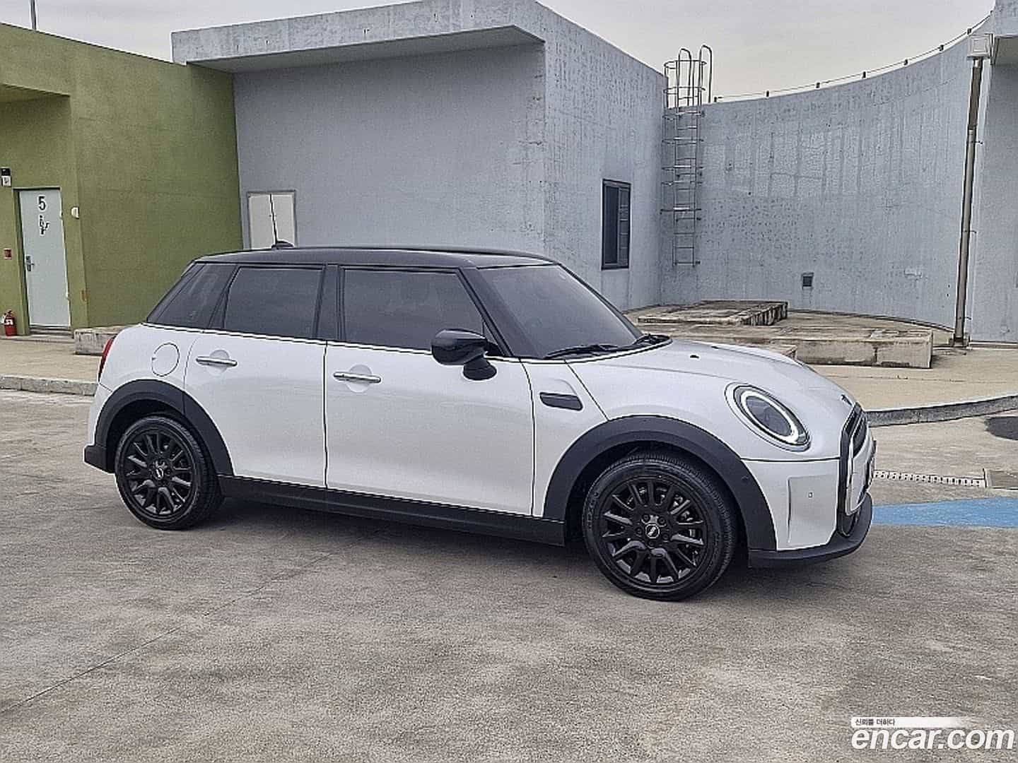 Cooper Mini 2024.4-OUTER-003