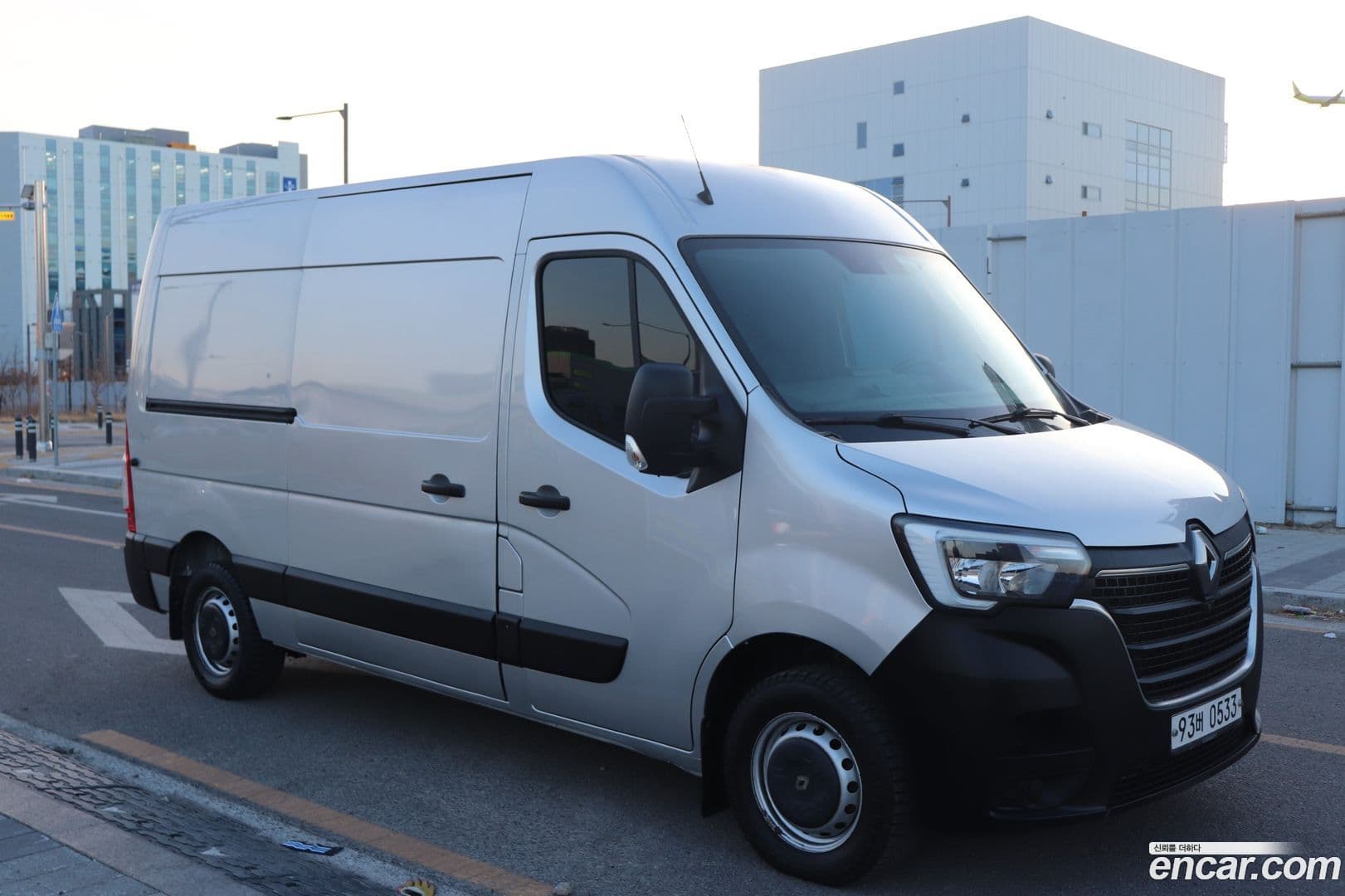 Main__Slider__Photo:Master Renault Korea 2020.6-0