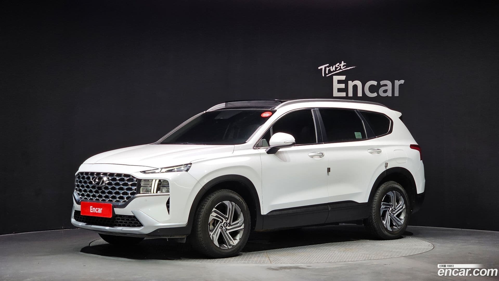 Main__Slider__Photo:Santafe Hyundai 2021.0-0