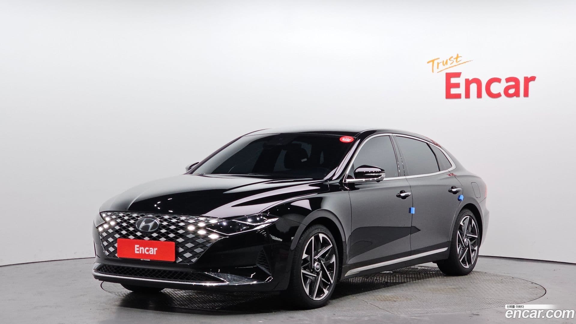 Main__Slider__Photo:Grandeur Hyundai 2021.11-0