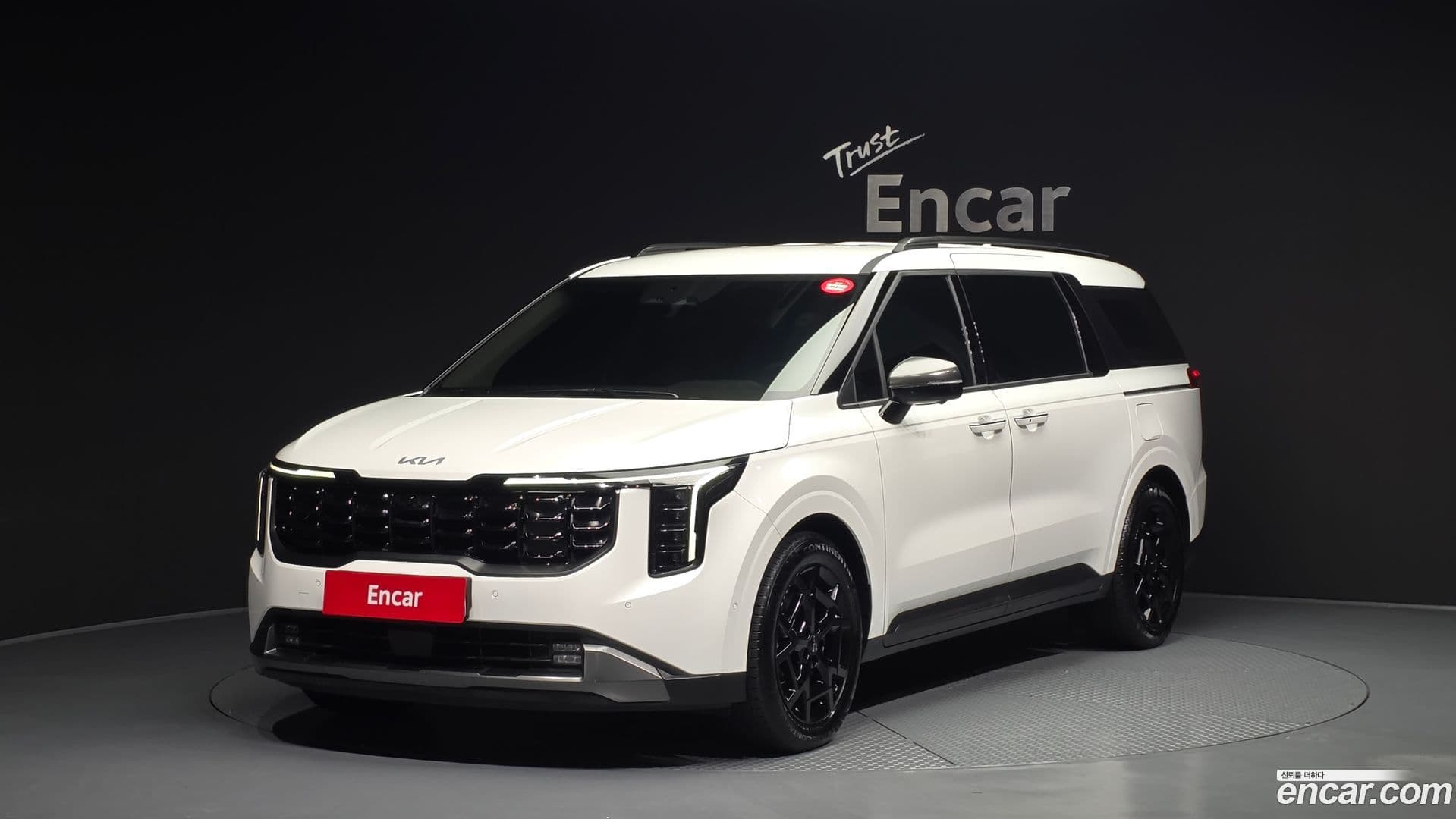 Main__Slider__Photo:Canival Kia 2025.3-0