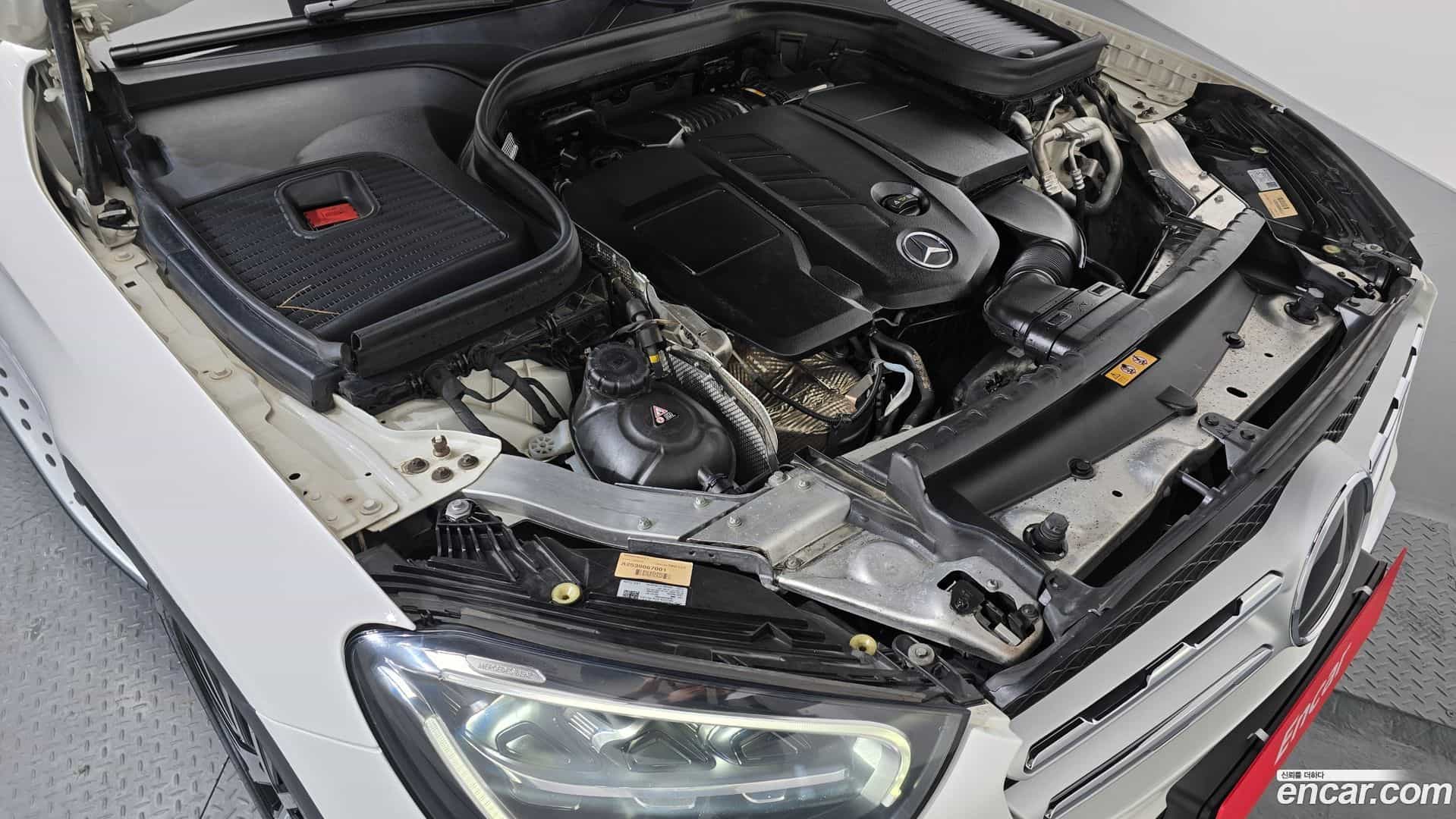 GLC-Class Mercedes-Benz 2021.3-INNER-006
