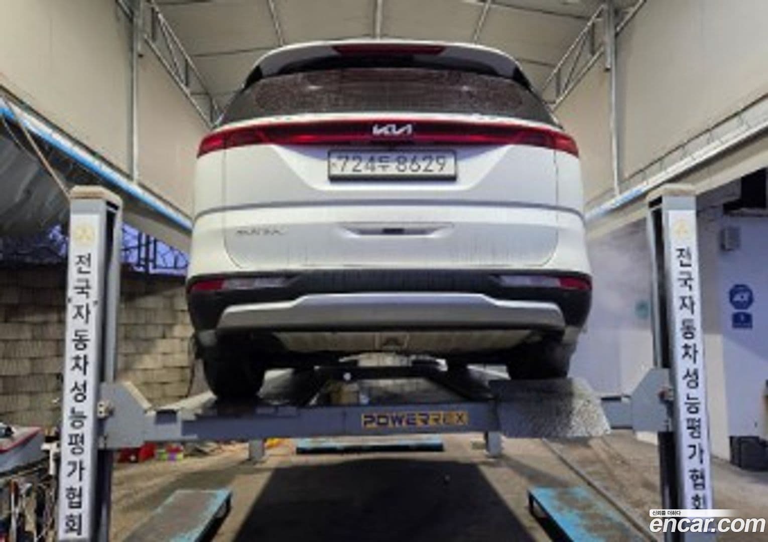 Main__Slider__Photo:Canival Kia 2023.3-1