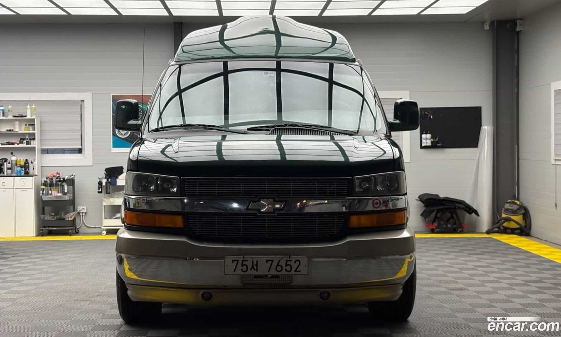 Express Van Chevrolet 2004.9-OUTER-003